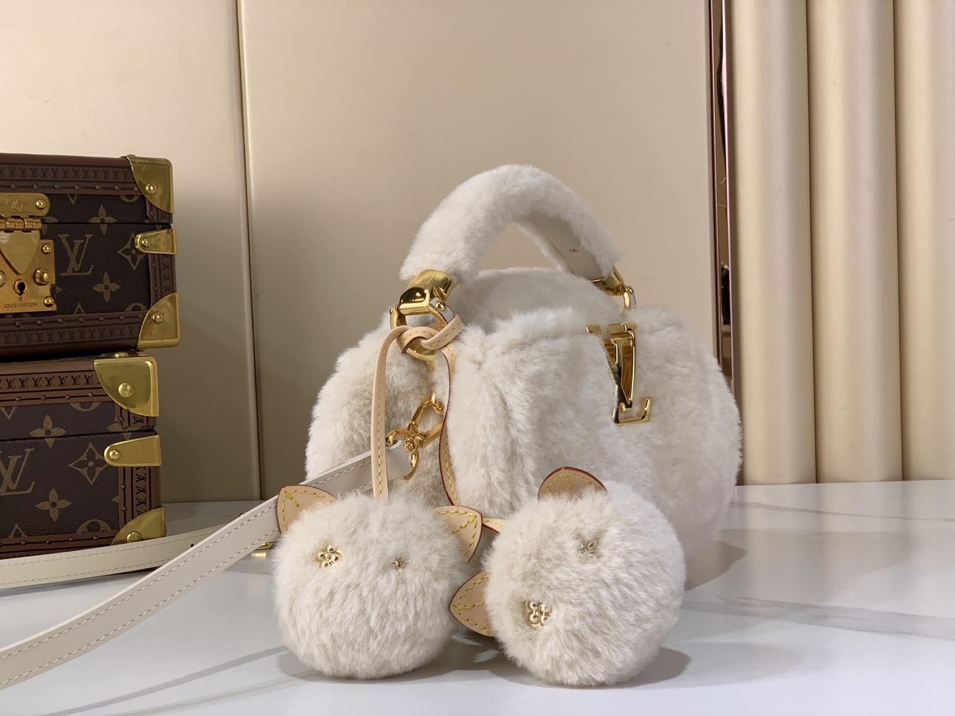 Louis Vuitton Basic Bag White M-s