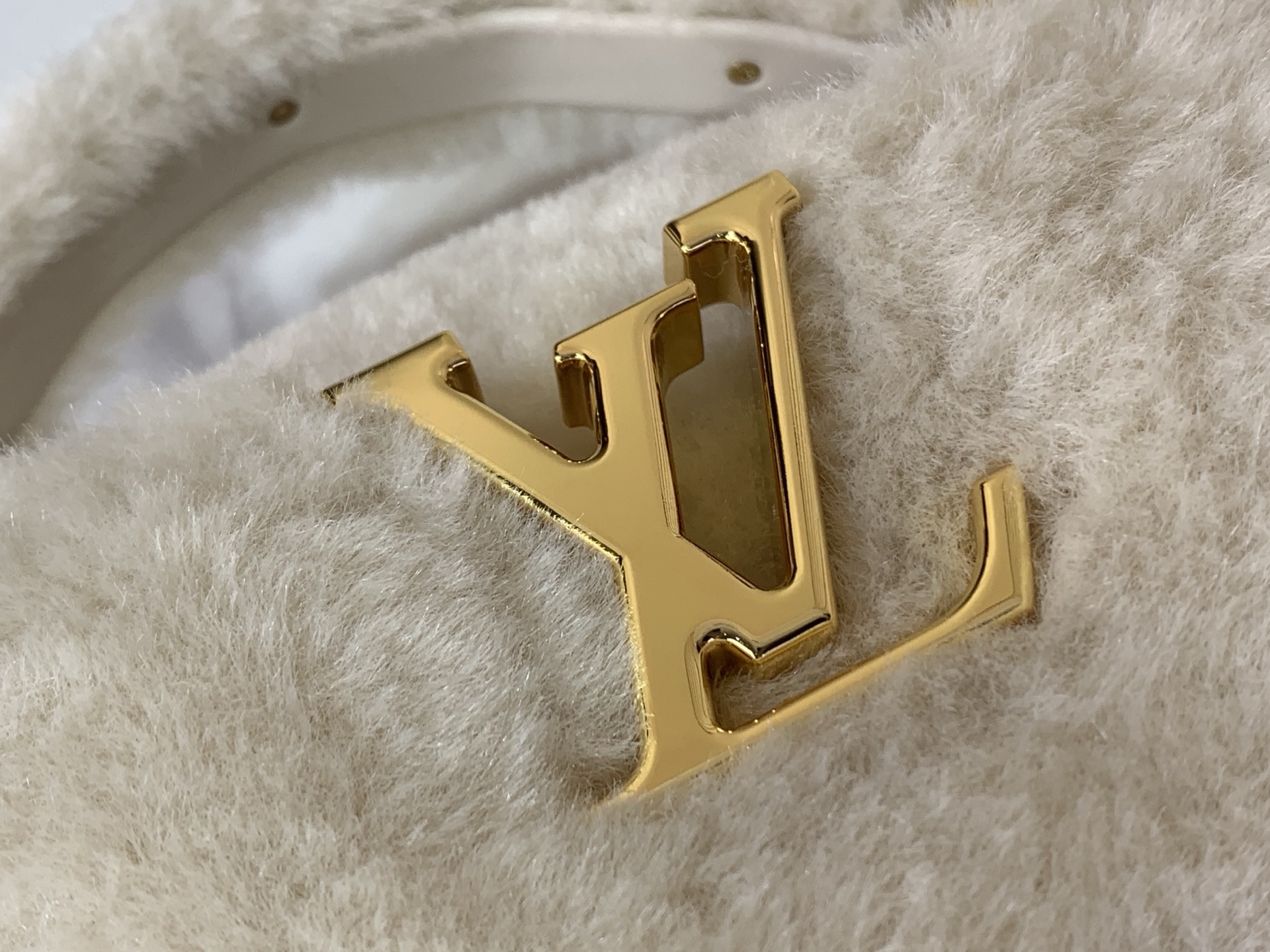 Louis Vuitton Basic Bag White M-s