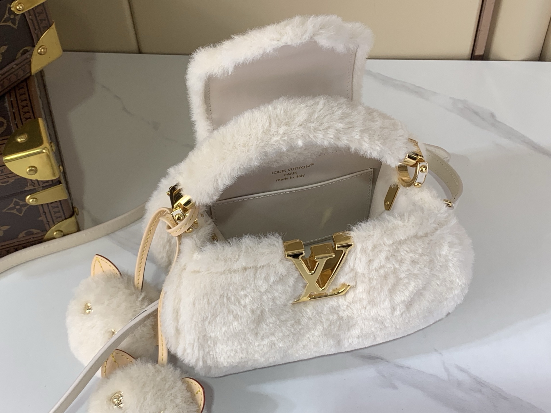 Louis Vuitton Basic Bag White M-s