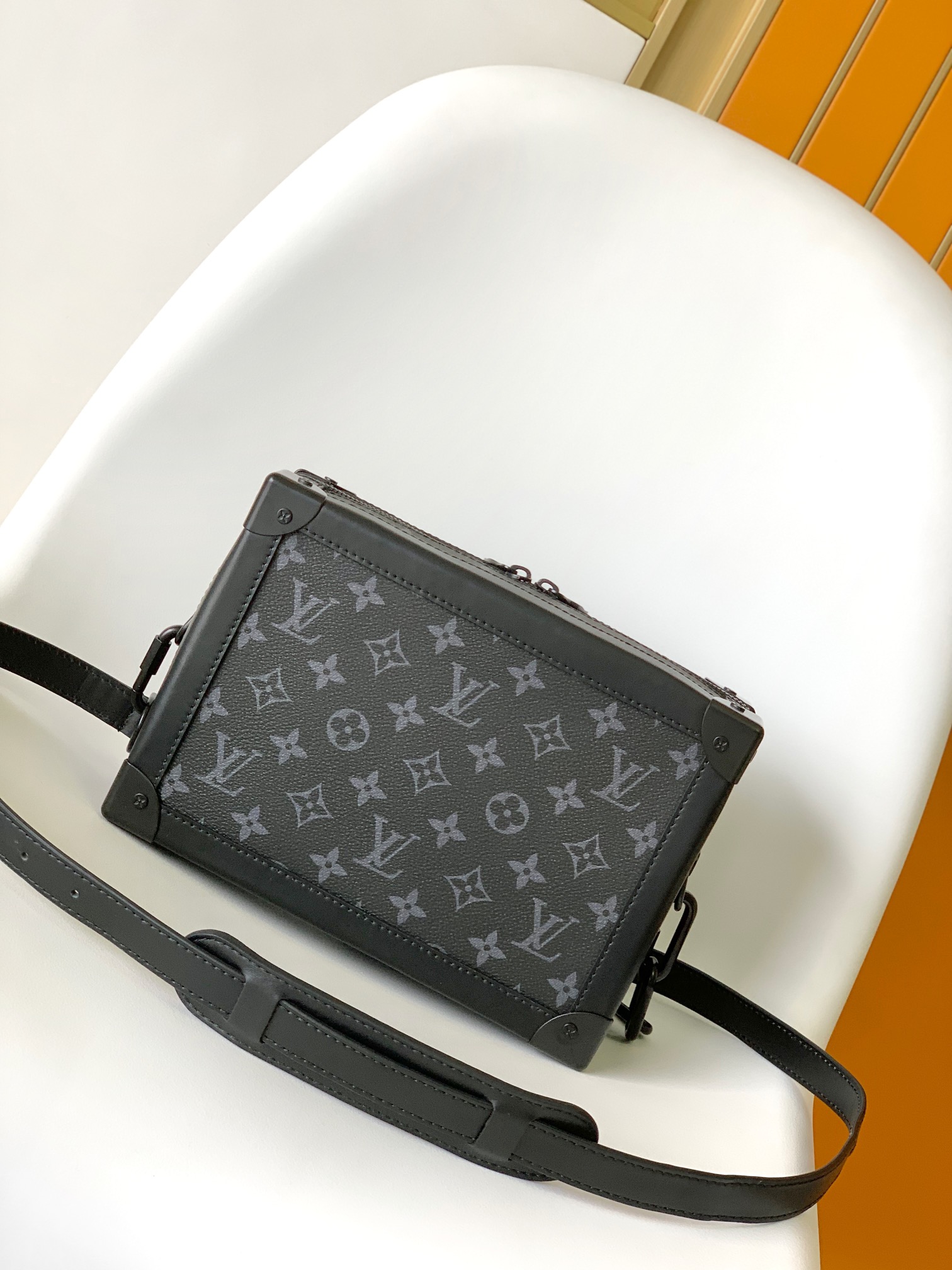 Louis Vuitton Messenger Bag M-l-s