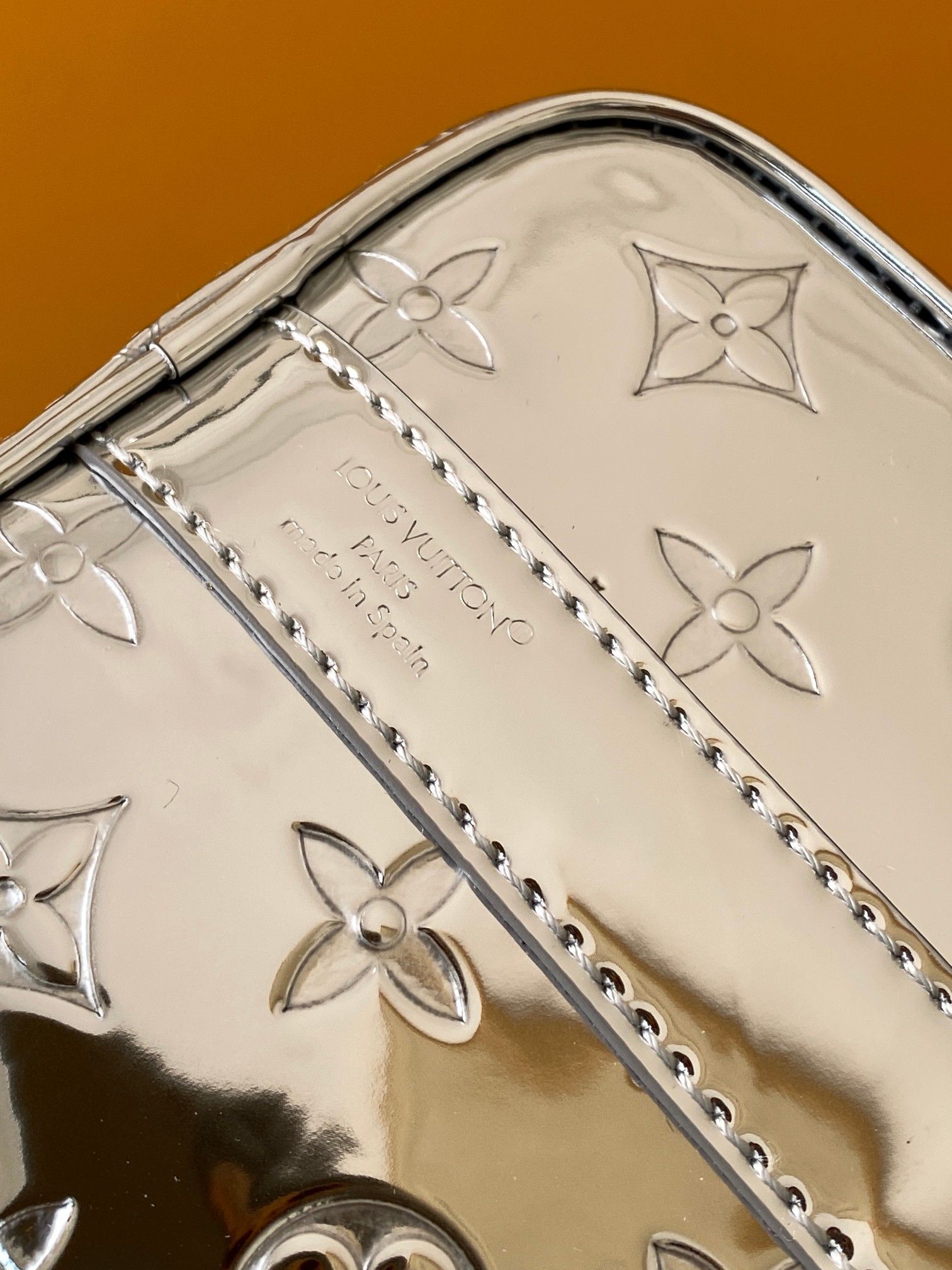 Louis Vuitton Basic Bag Canvas M-l