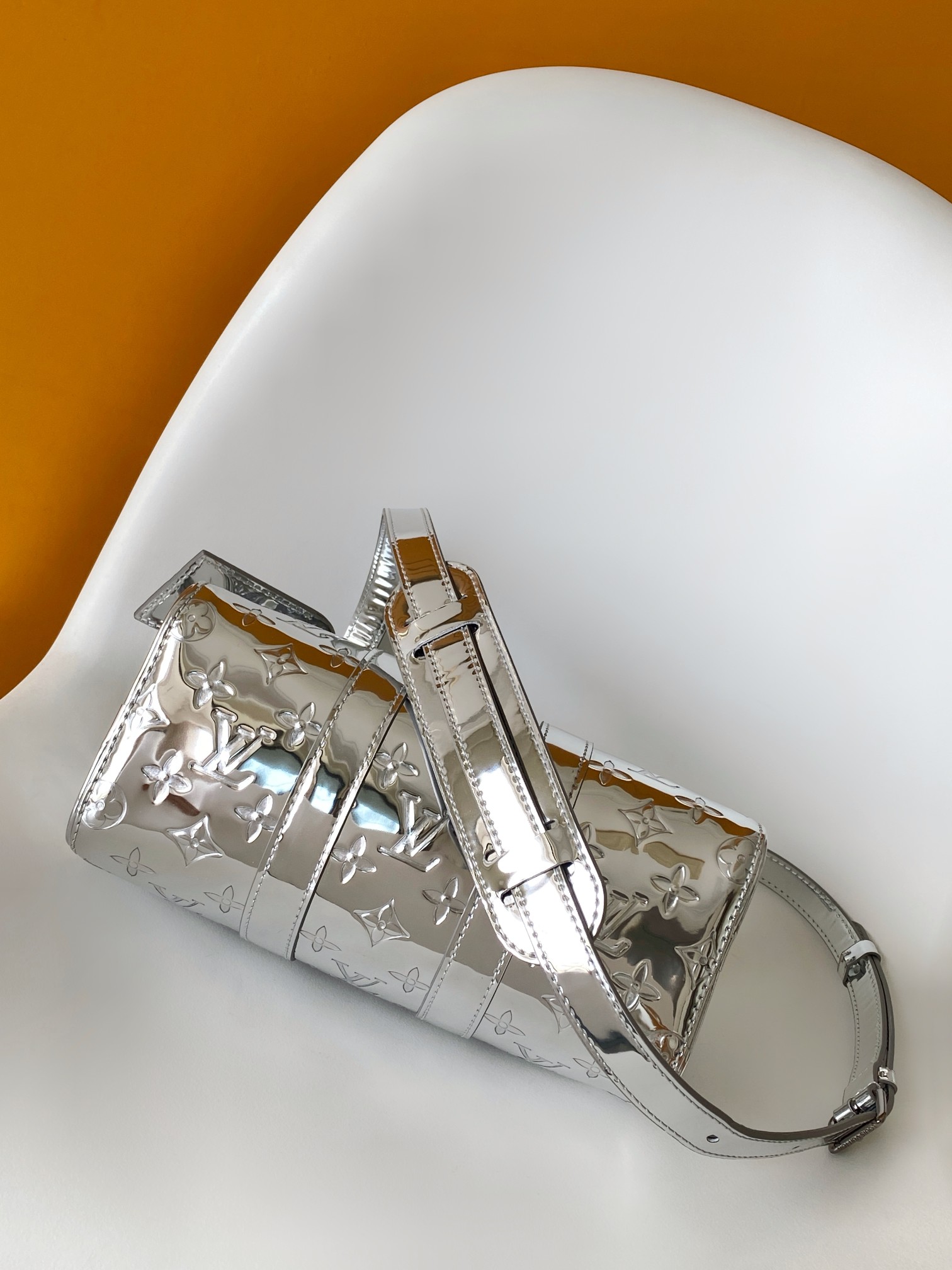 Louis Vuitton Basic Bag Canvas M-l