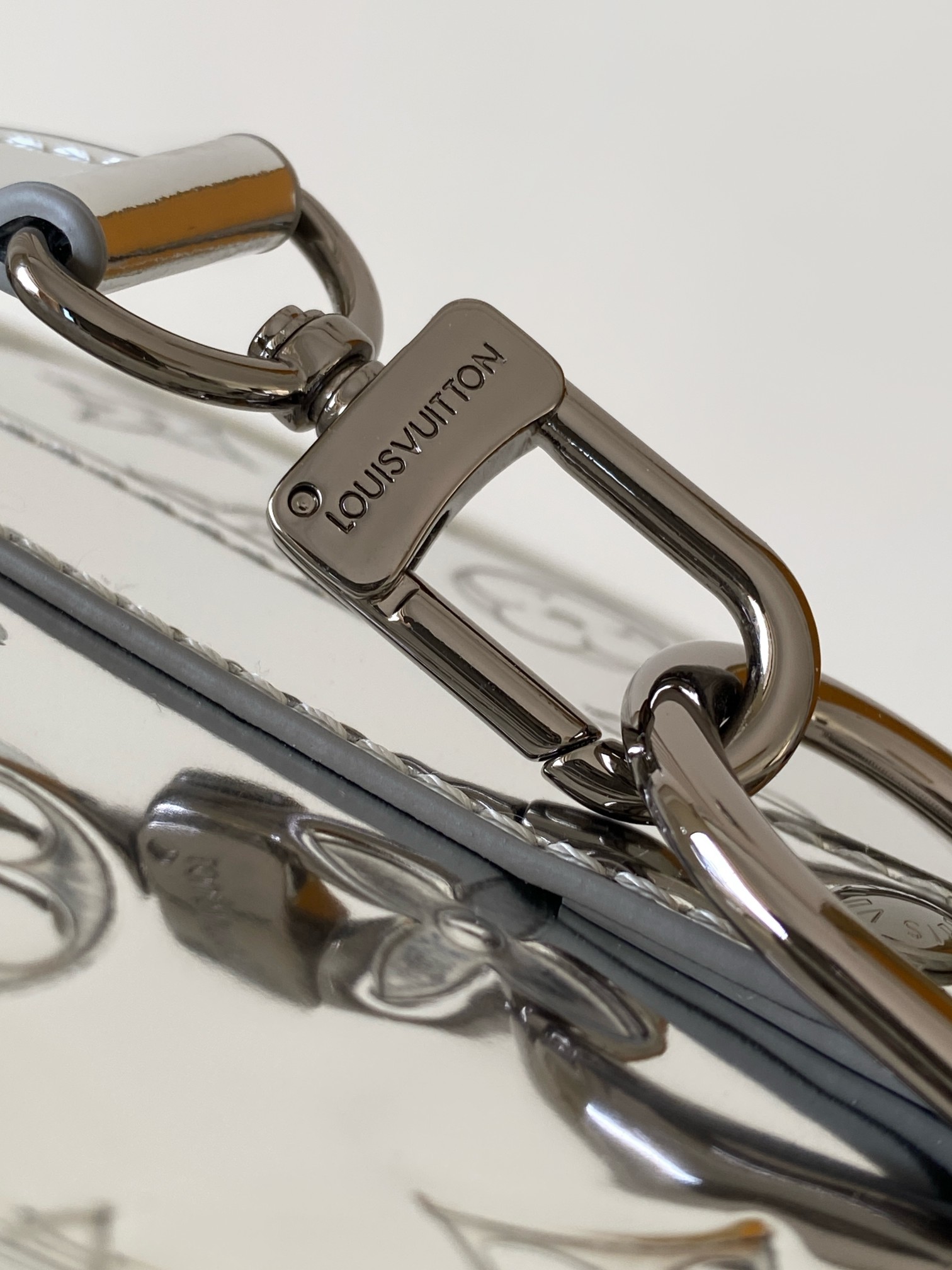 Louis Vuitton Basic Bag Canvas M-l