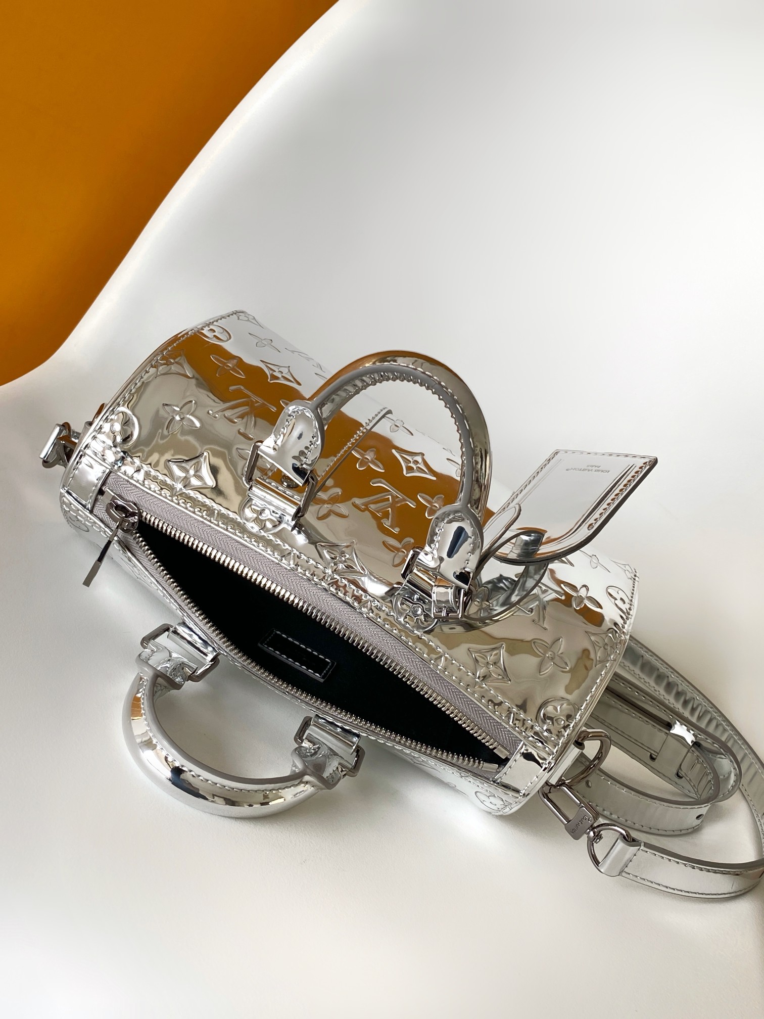 Louis Vuitton Basic Bag Canvas M-l