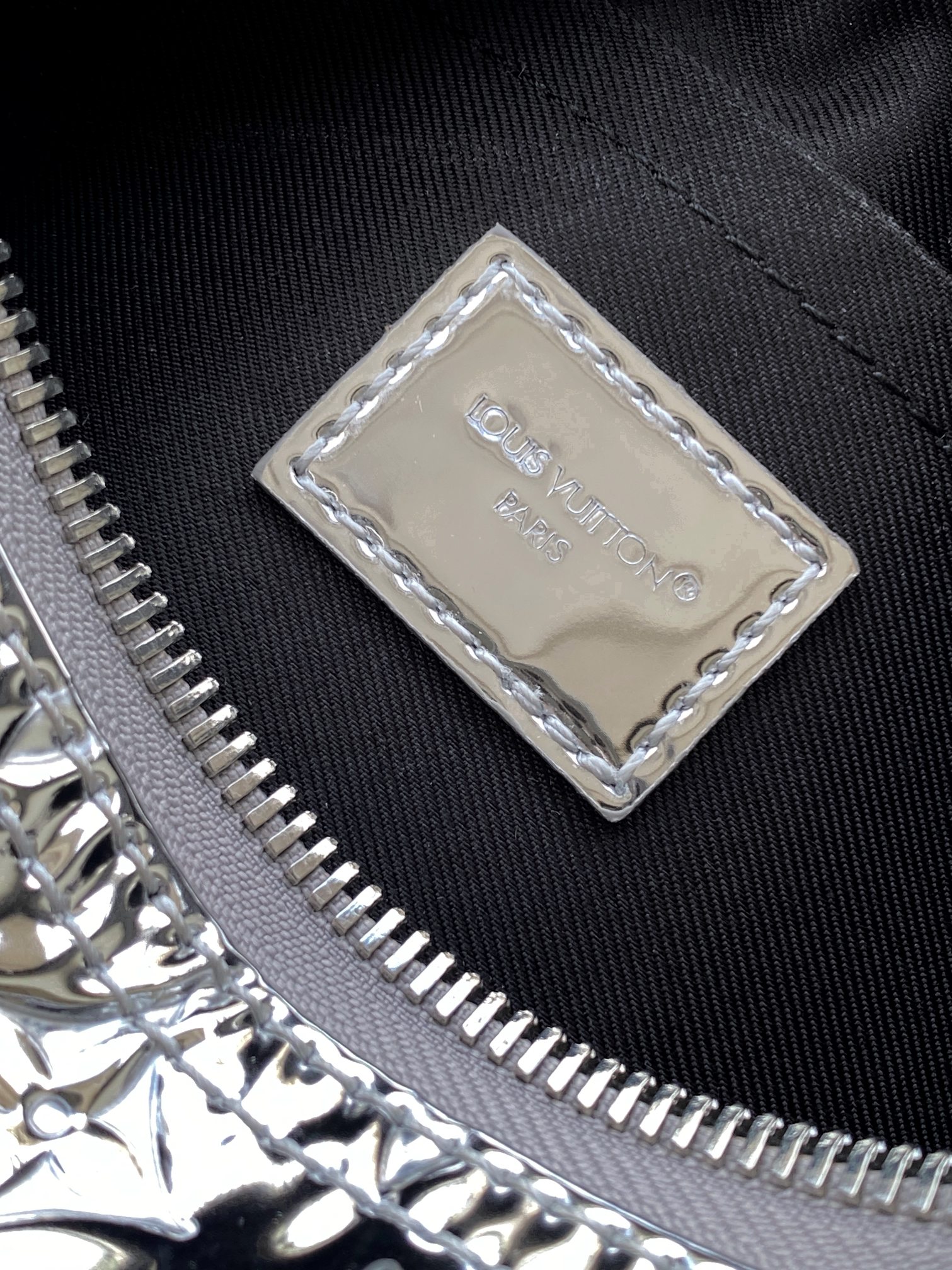 Louis Vuitton Basic Bag Canvas M-l