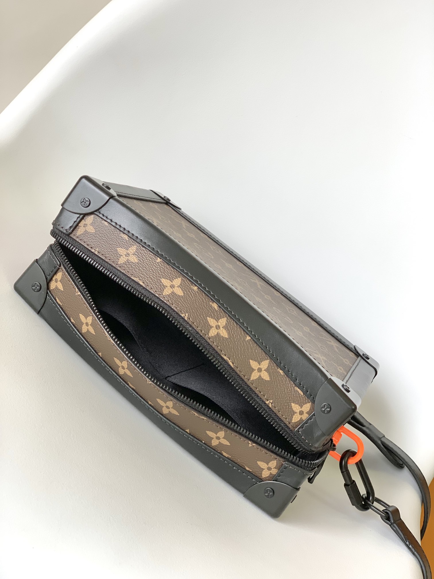Louis Vuitton Messenger Bag M-l-s