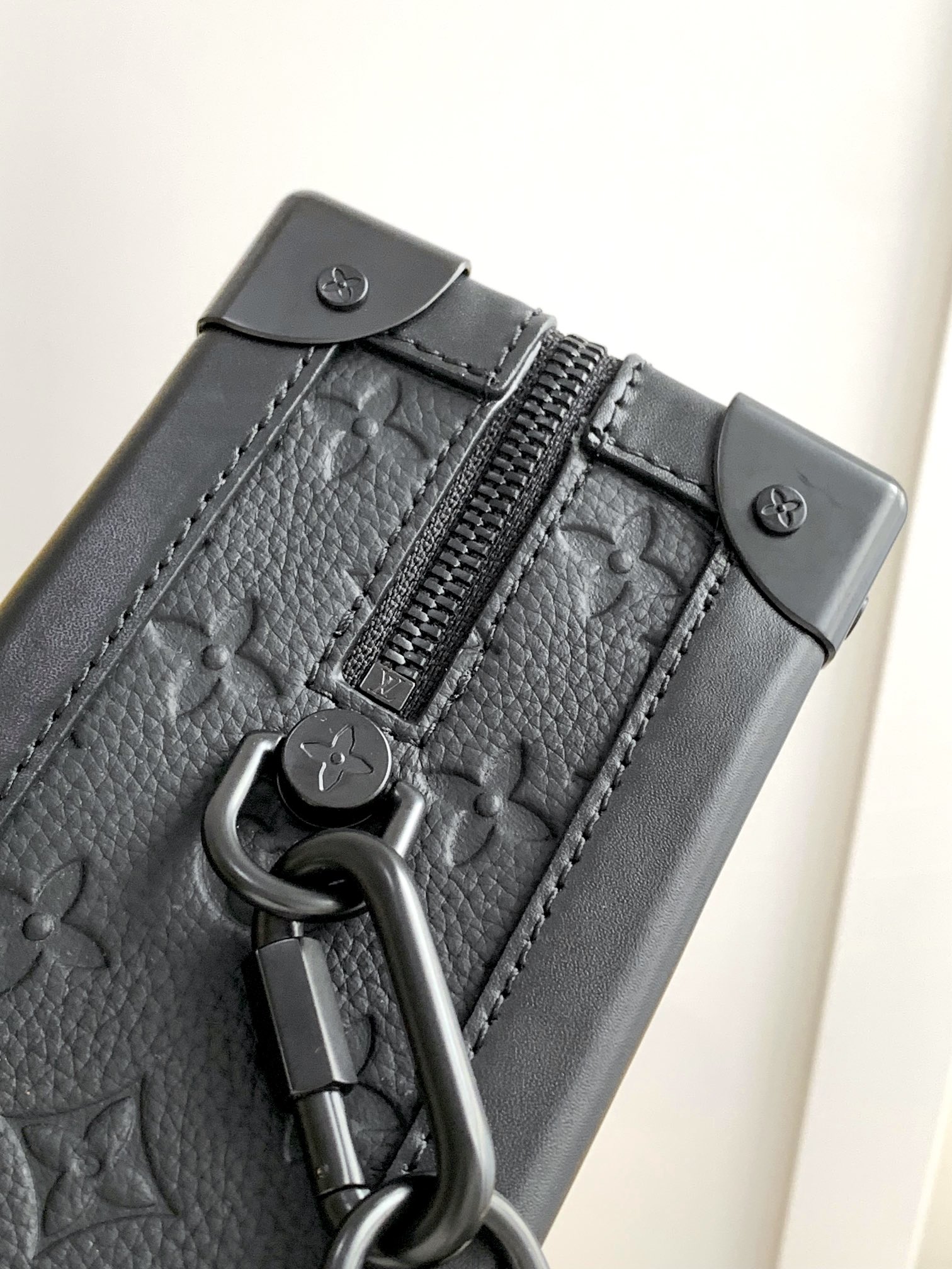 Louis Vuitton Messenger Bag M-l-s