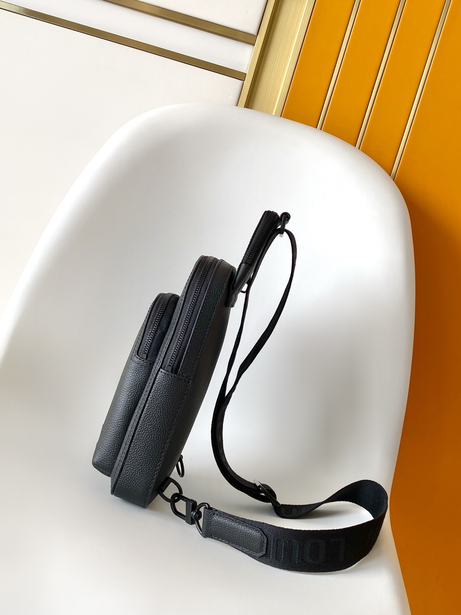 Louis Vuitton Basic Bag Cow Leather Black M-l-s