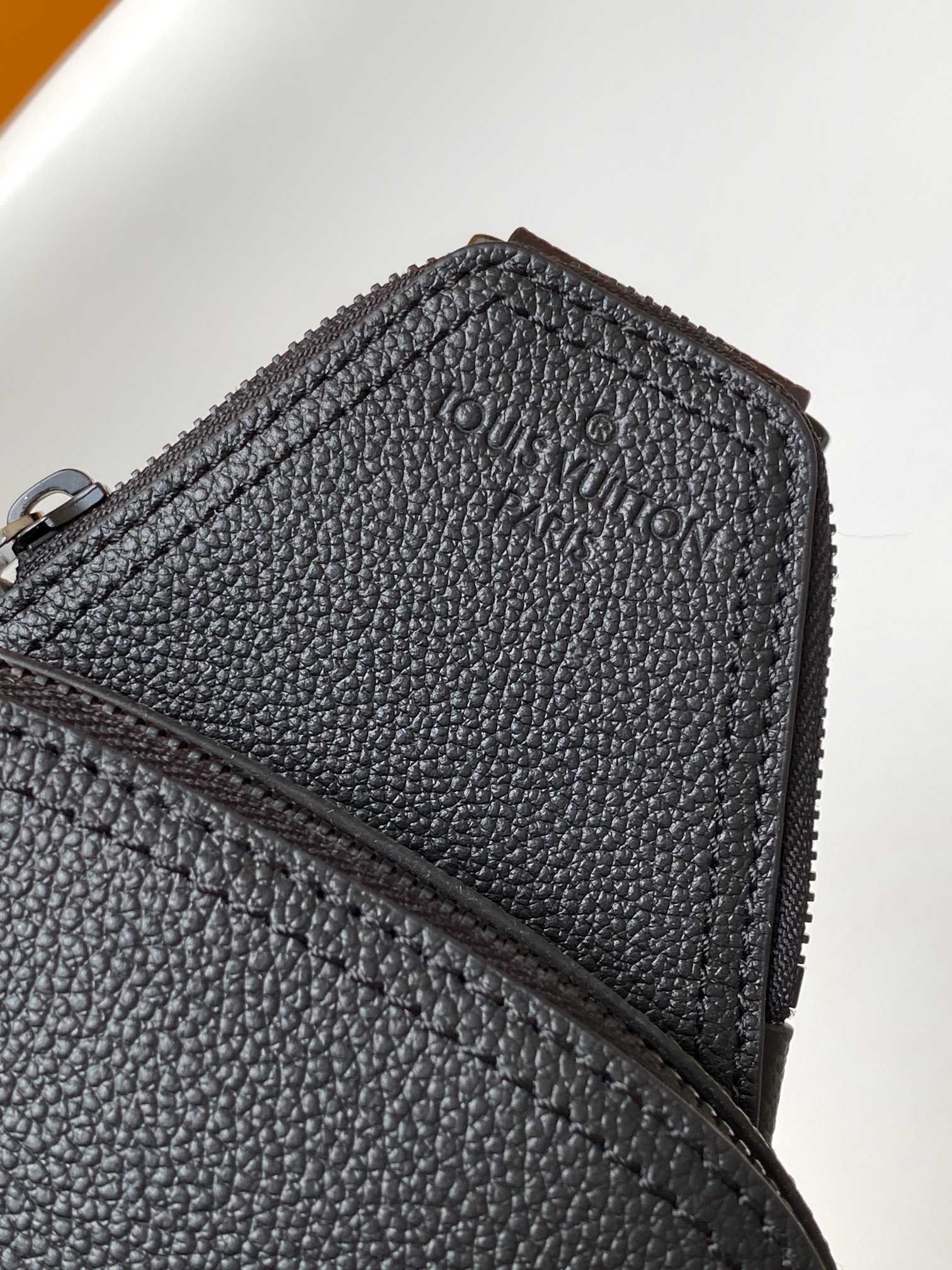 Louis Vuitton Basic Bag Cow Leather Black M-l-s