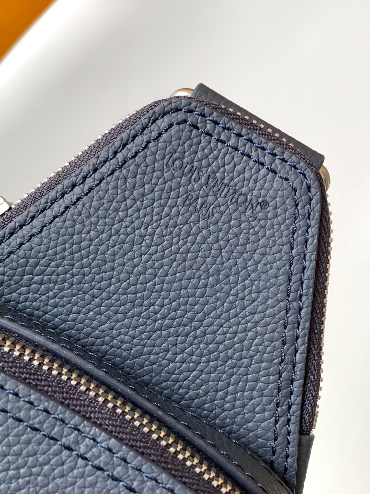 Louis Vuitton Basic Bag Cow Leather Black M-l-s