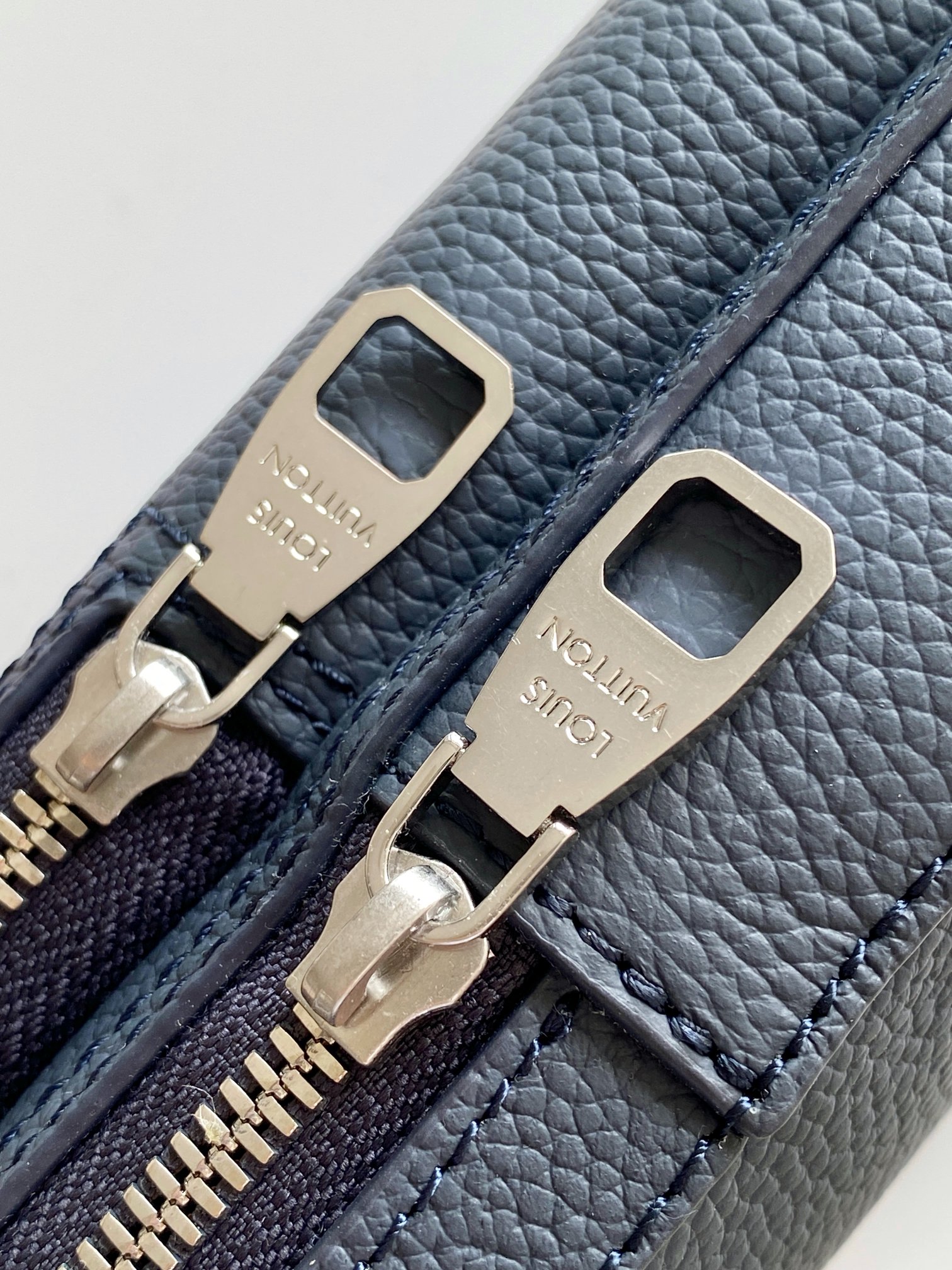 Louis Vuitton Basic Bag Cow Leather Black M-l-s