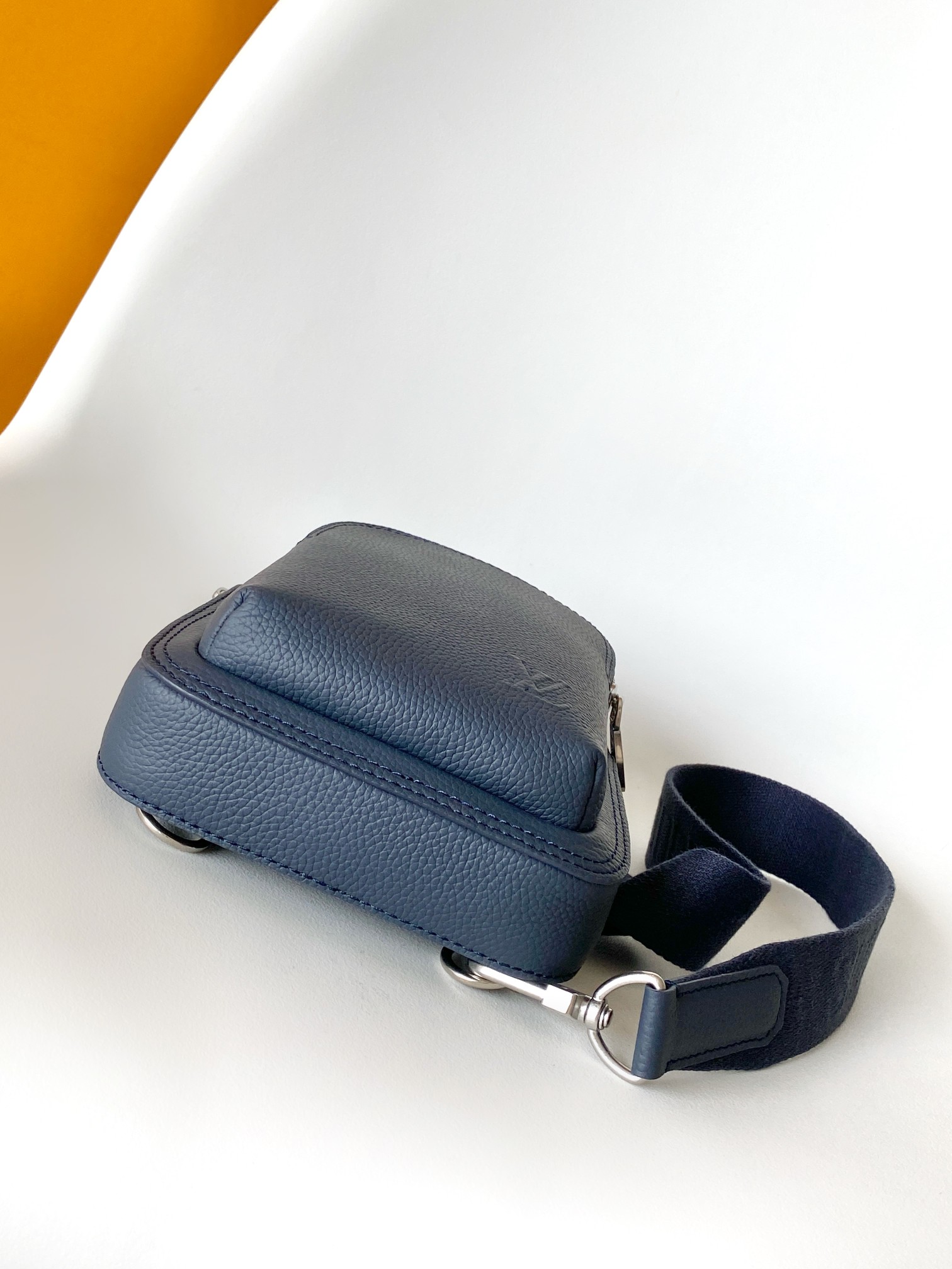 Louis Vuitton Basic Bag Cow Leather Black M-l-s