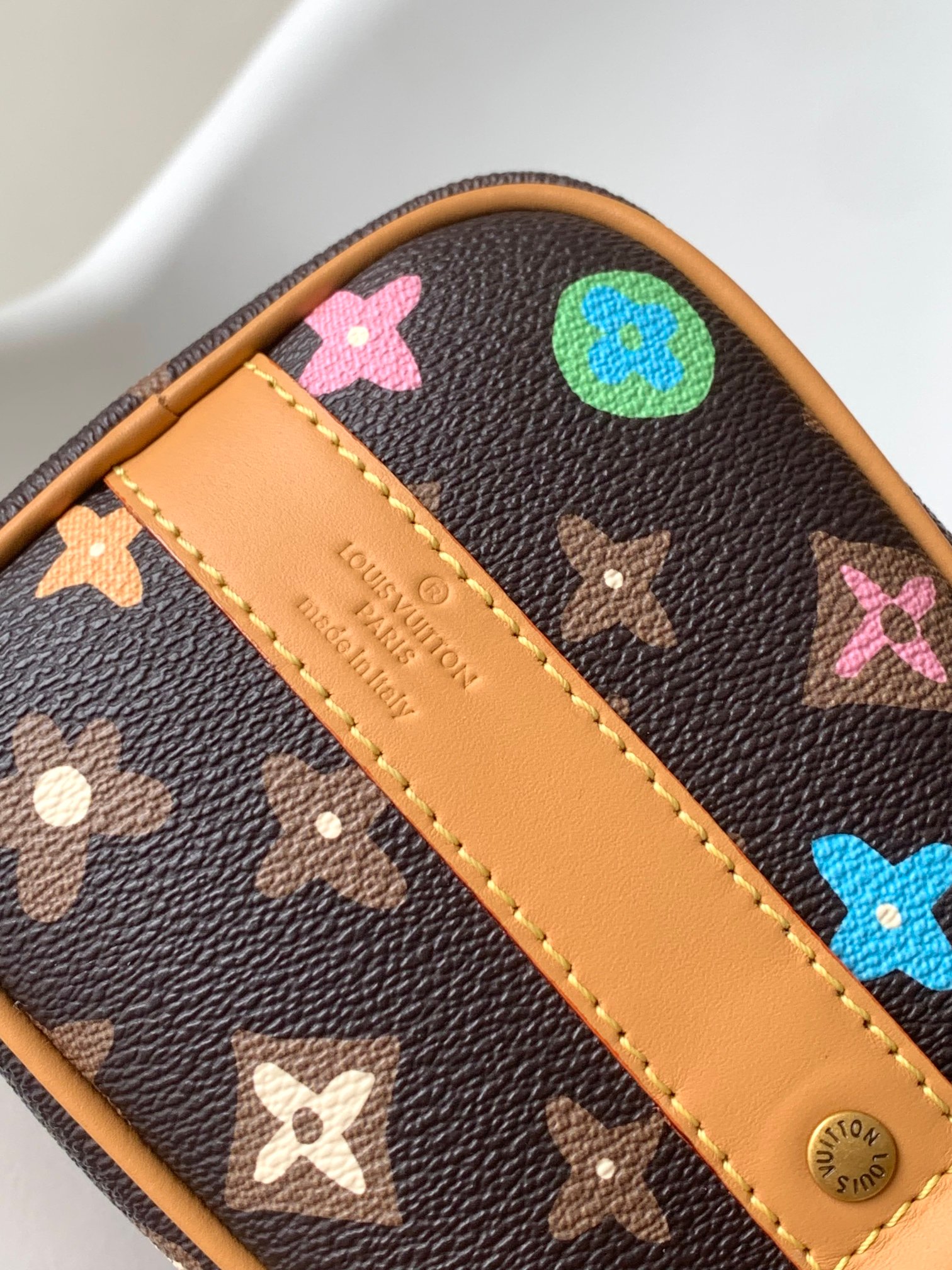 Louis Vuitton Basic Bag Canvas M-l-s