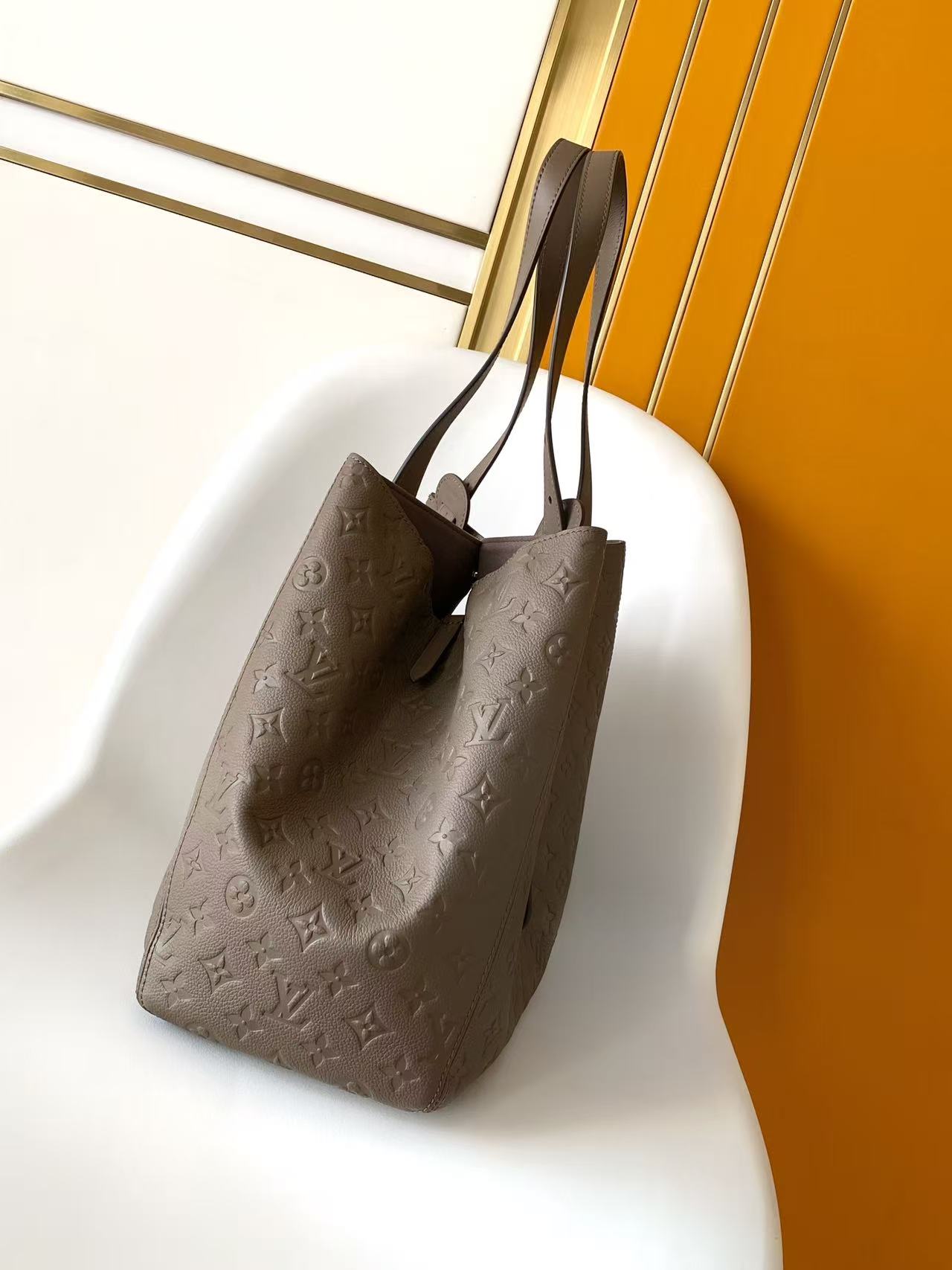 Louis Vuitton Tote Bag Black M-l