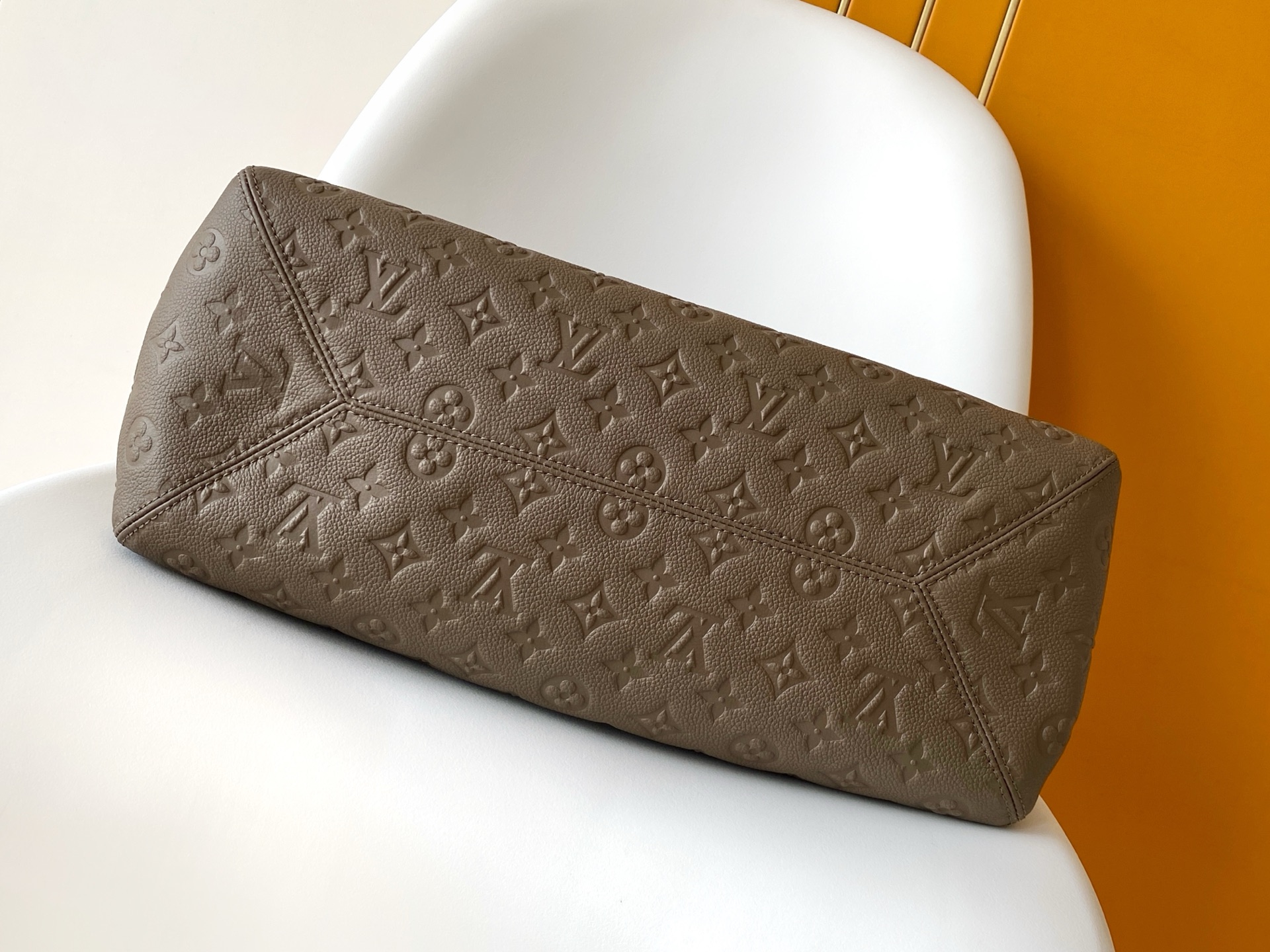 Louis Vuitton Tote Bag Black M-l