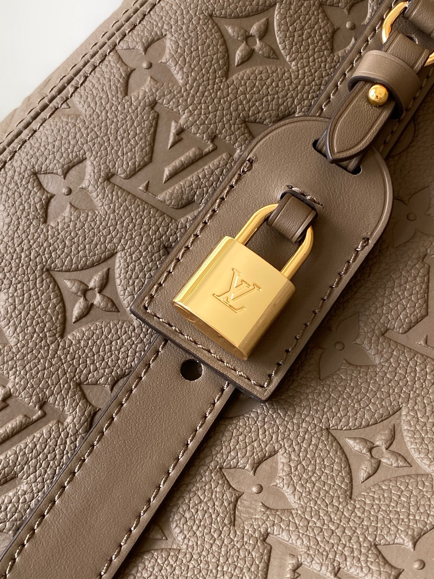 Louis Vuitton Tote Bag Black M-l