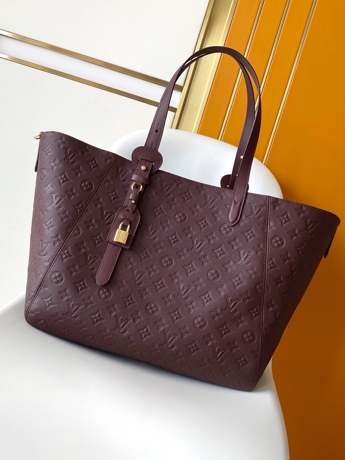 Louis Vuitton Tote Bag Black M-l