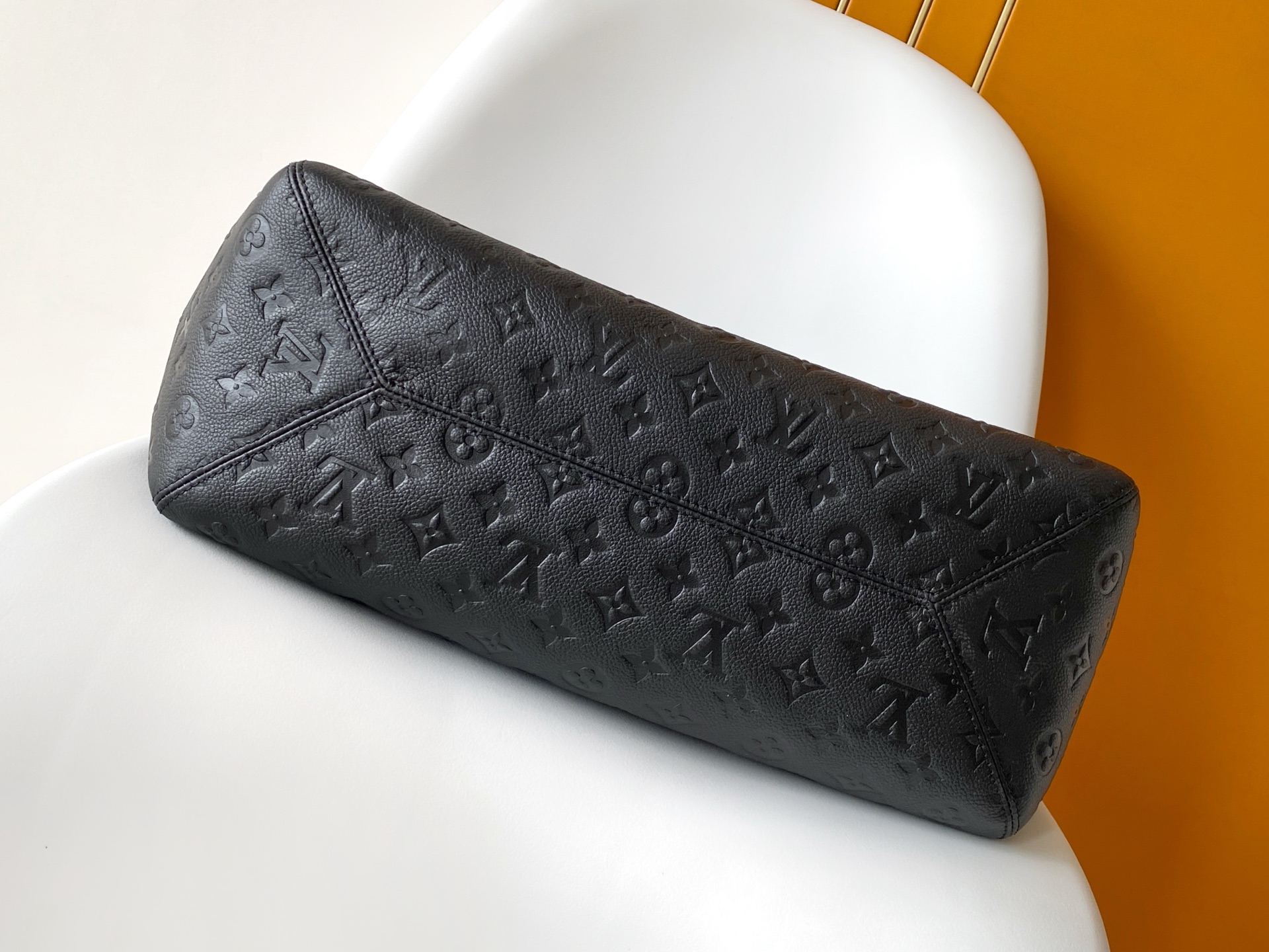 Louis Vuitton Tote Bag Black M-l