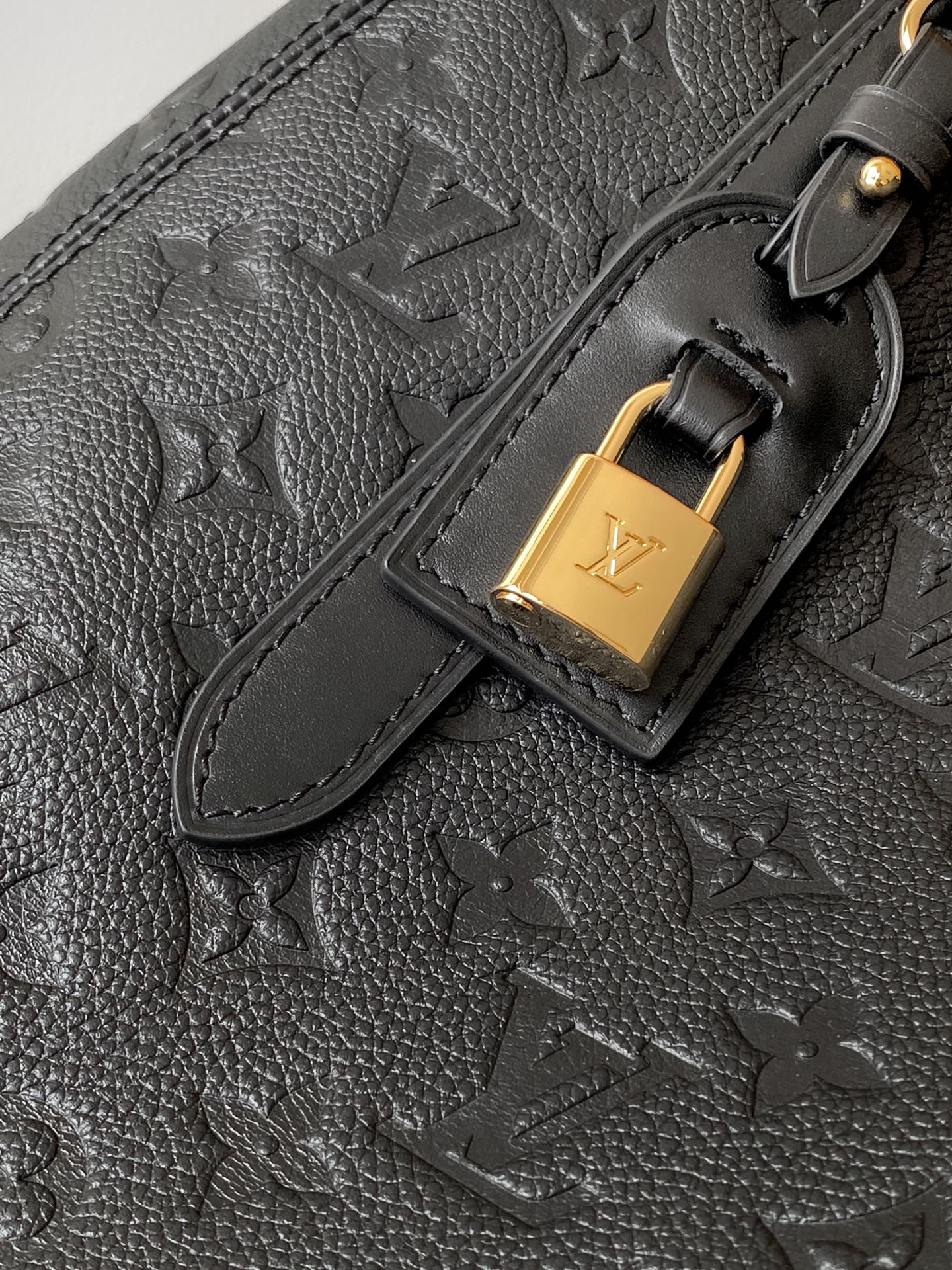 Louis Vuitton Tote Bag Black M-l