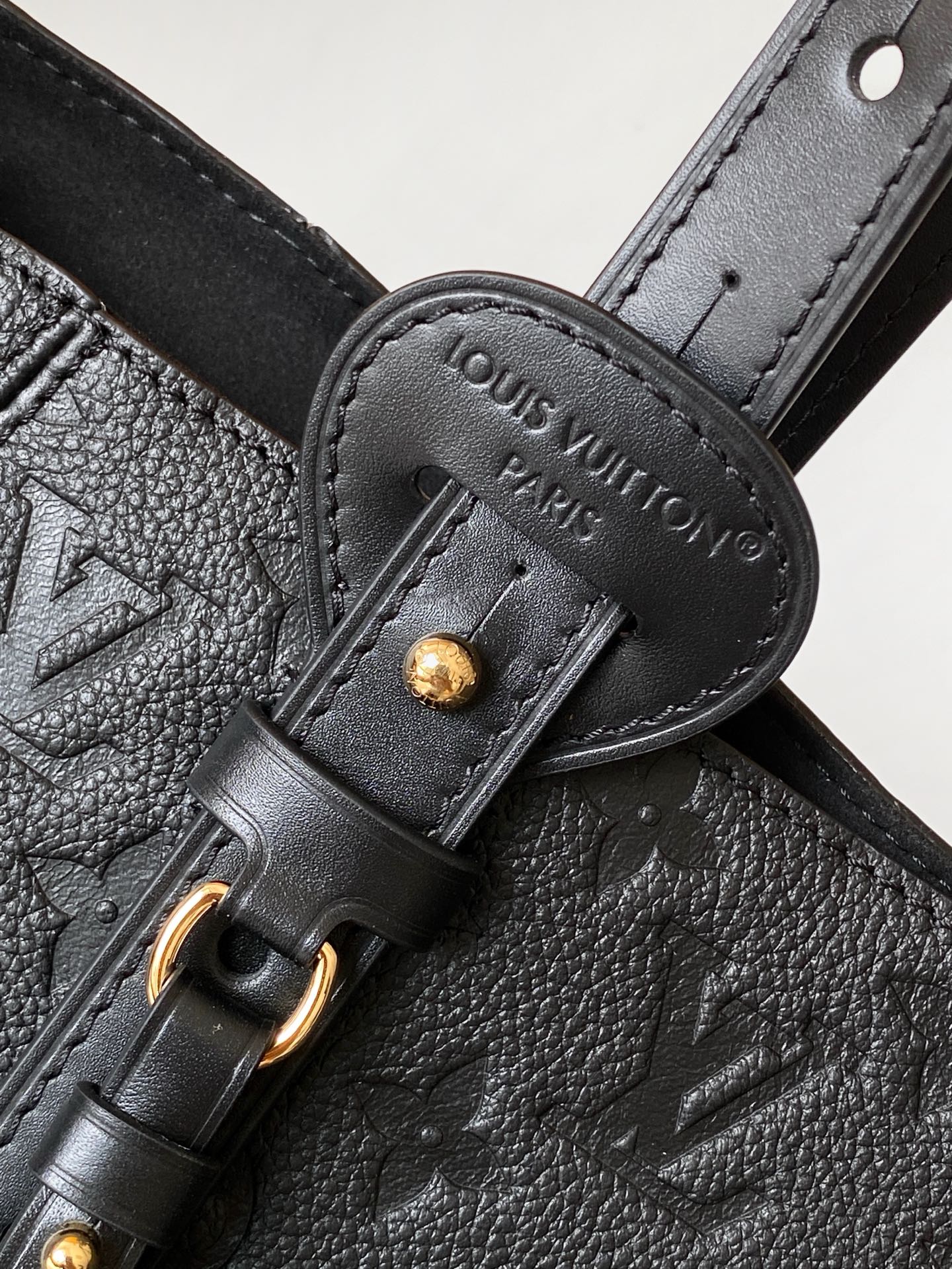 Louis Vuitton Tote Bag Black M-l