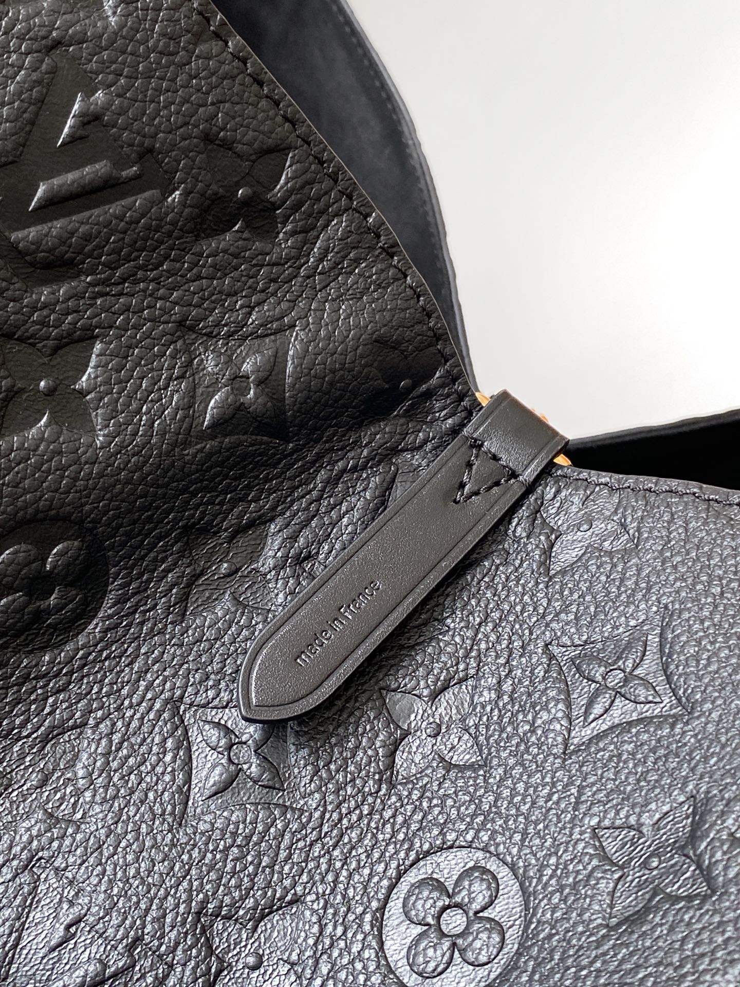 Louis Vuitton Tote Bag Black M-l