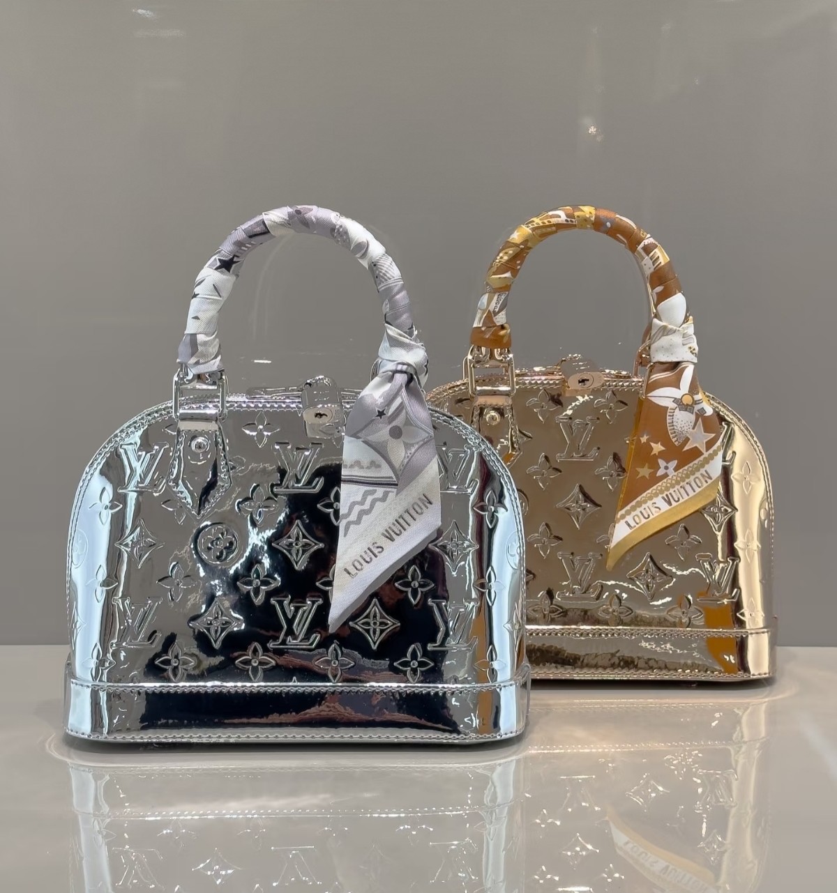 Louis Vuitton Basic Bag Silver M-l