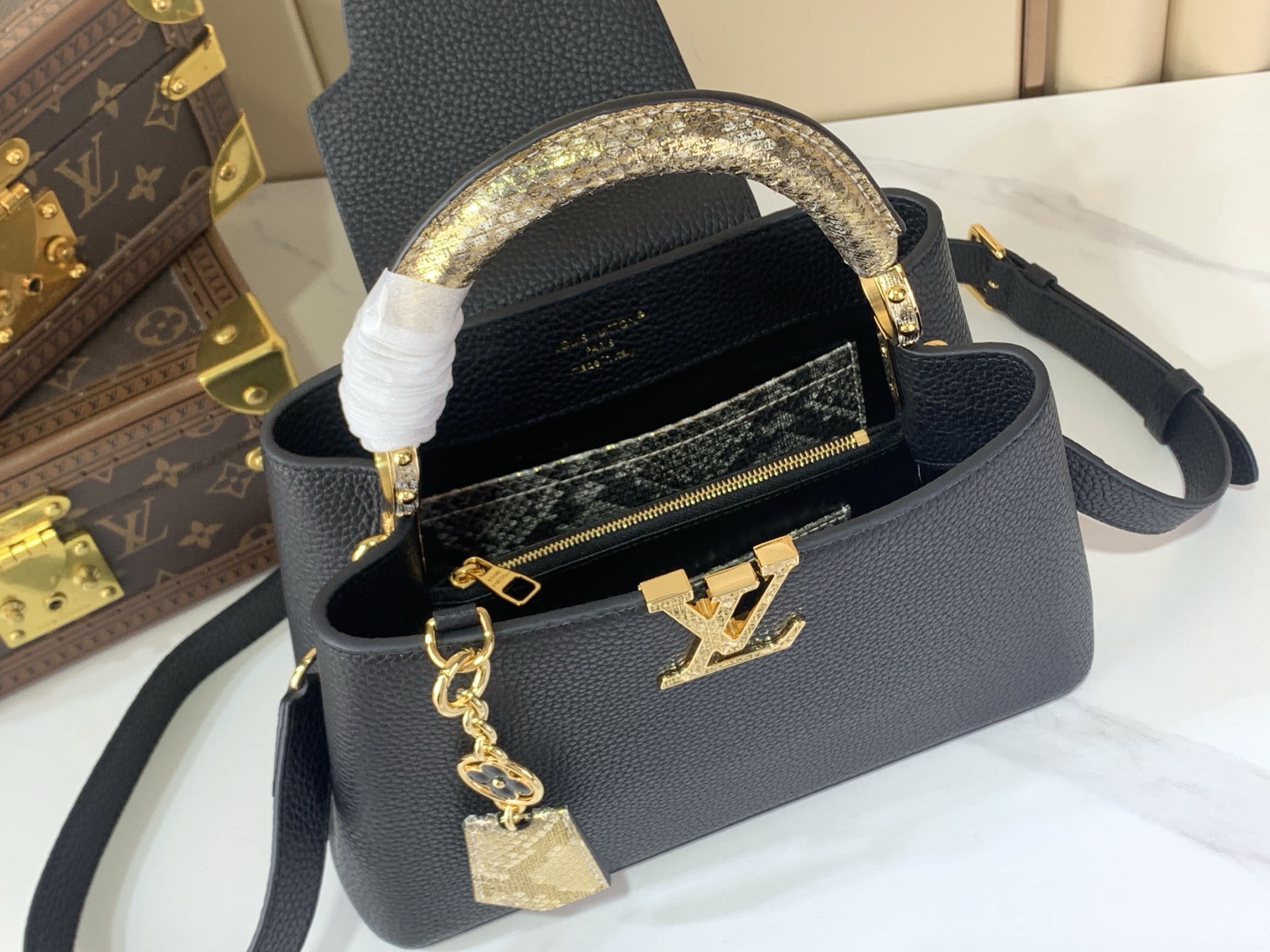 Louis Vuitton Basic Bag Black M-s