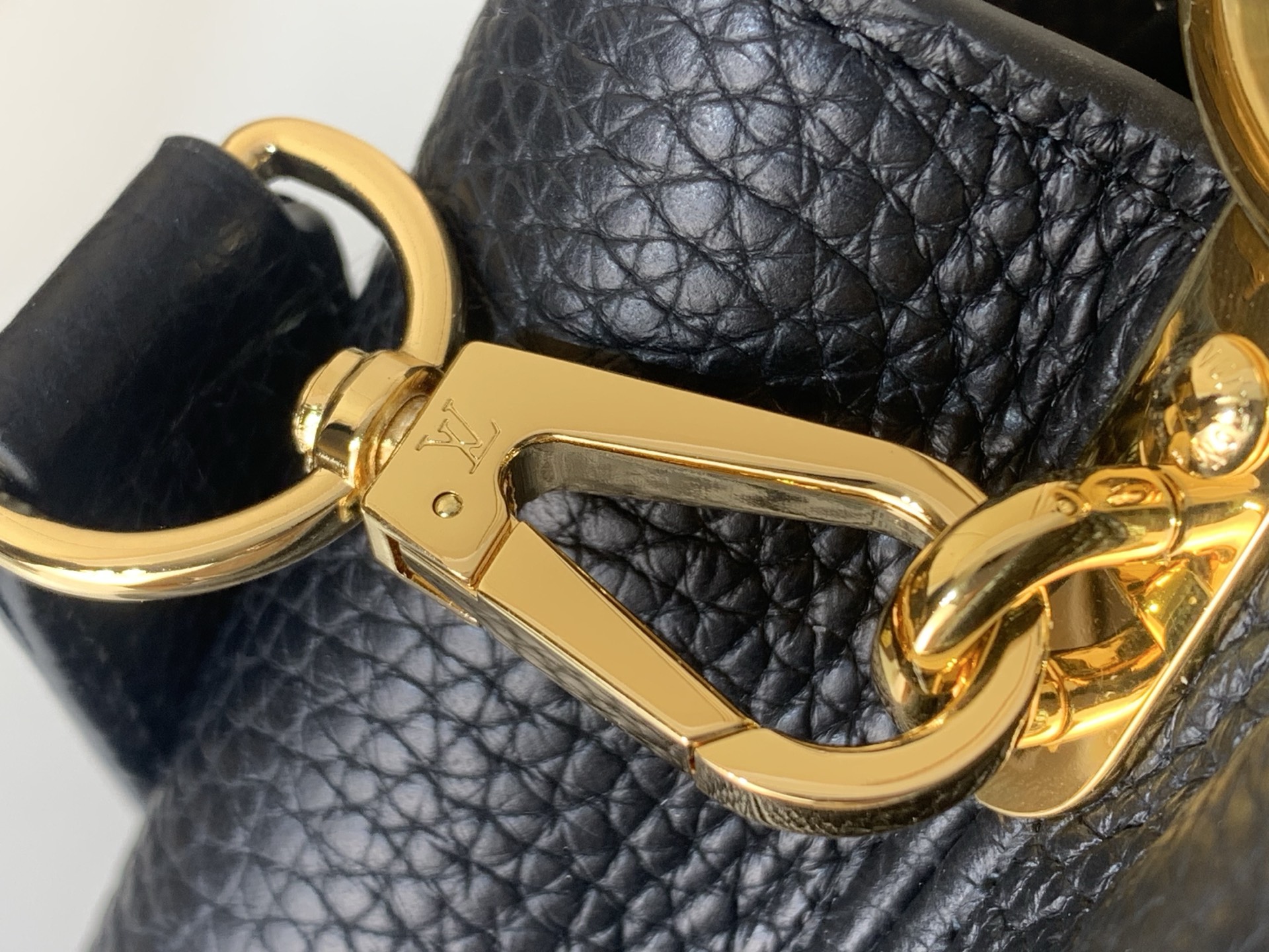 Louis Vuitton Basic Bag Black M-s