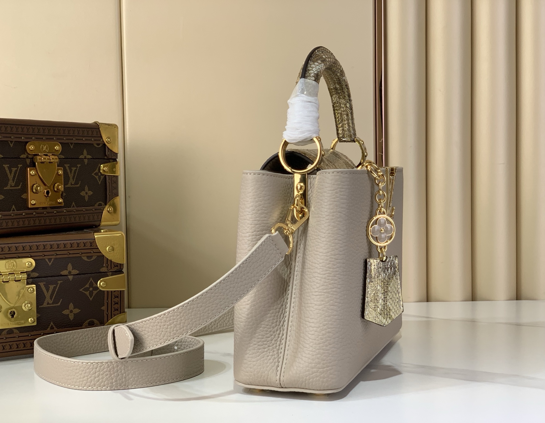 Louis Vuitton Basic Bag Gray M-s