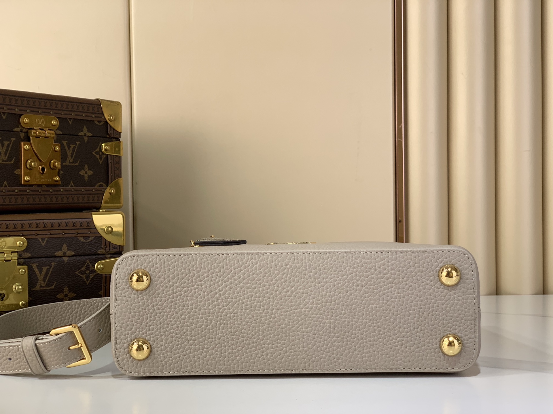 Louis Vuitton Basic Bag Gray M-s