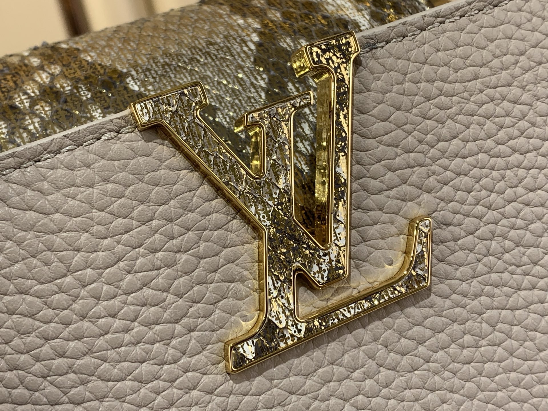 Louis Vuitton Basic Bag Gray M-s