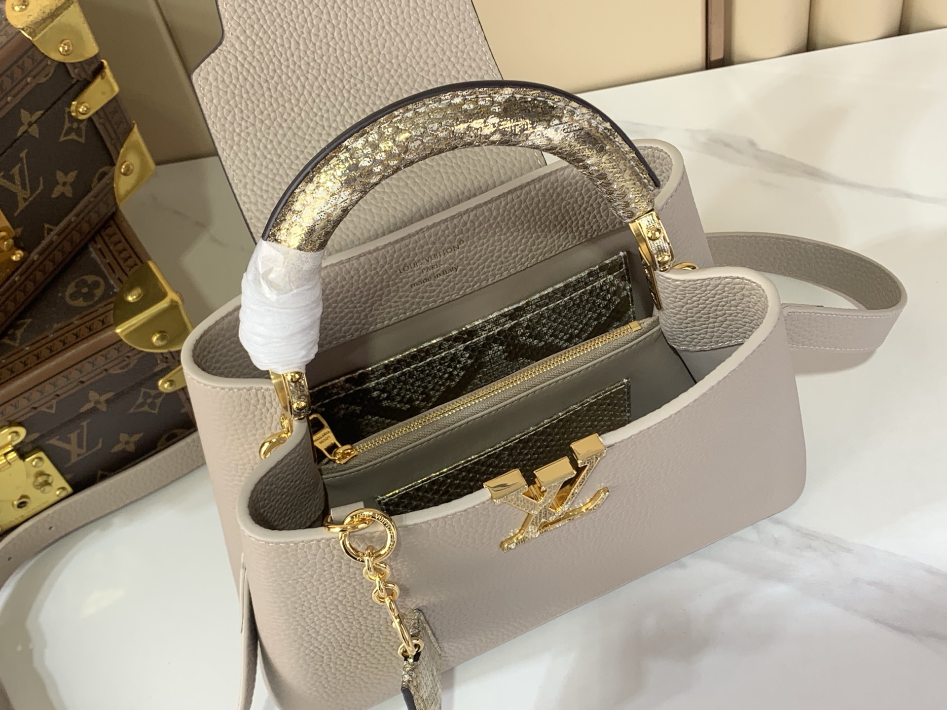 Louis Vuitton Basic Bag Gray M-s