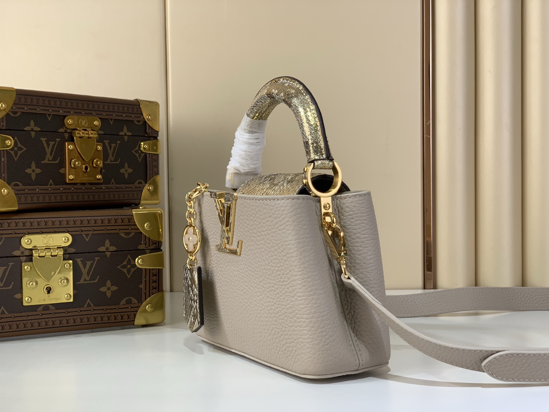 Louis Vuitton Basic Bag Gray M-s