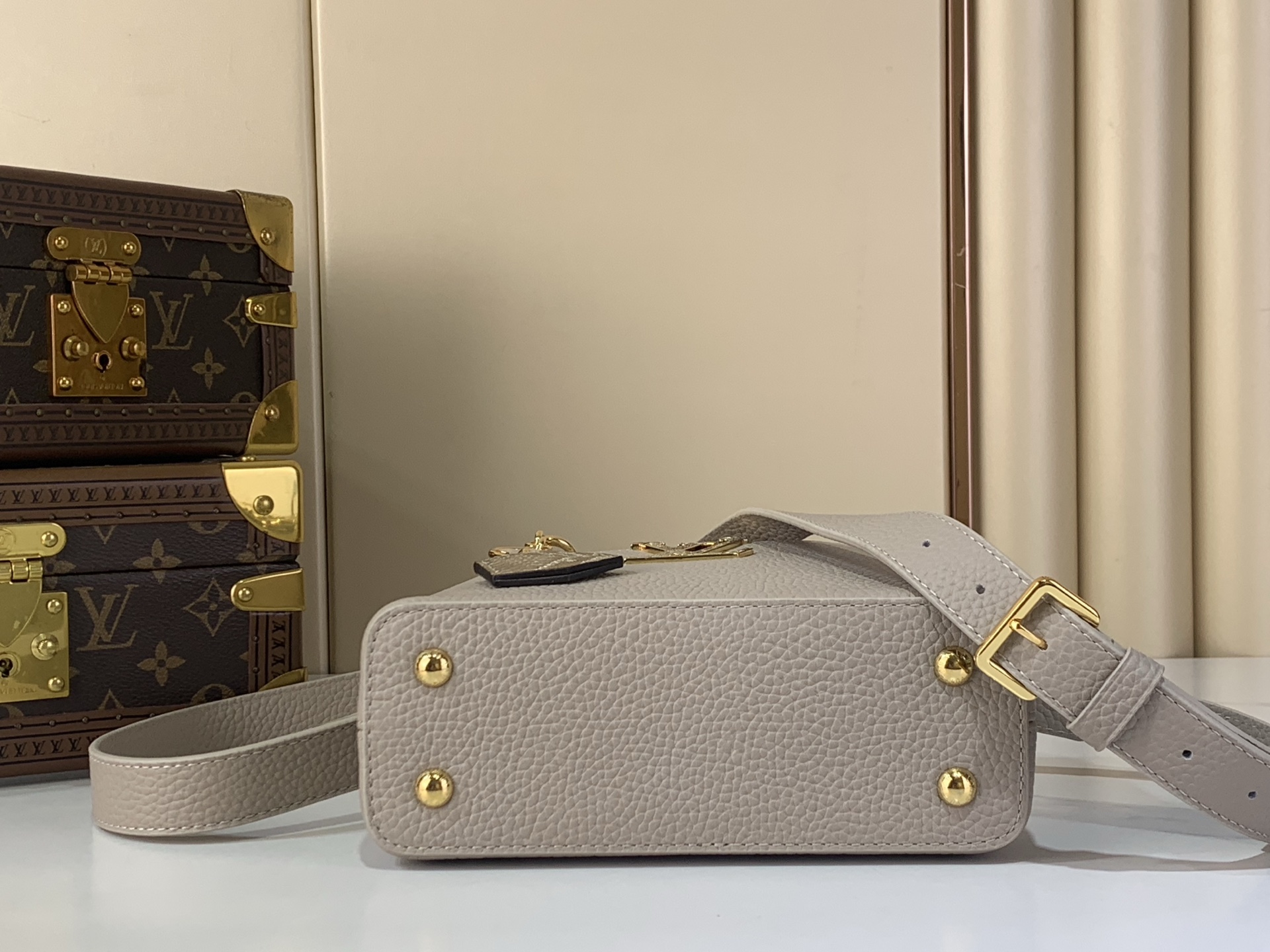 Louis Vuitton Basic Bag Gray M-s