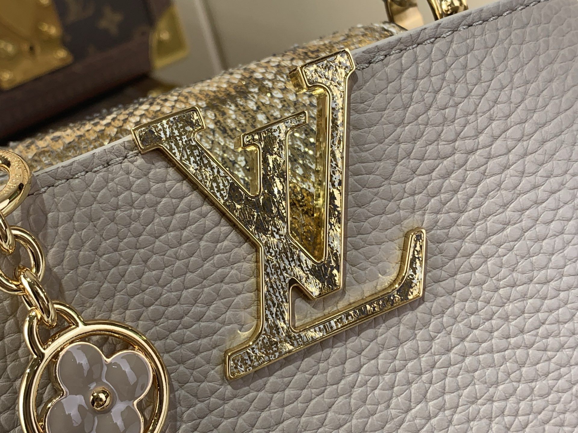 Louis Vuitton Basic Bag Gray M-s