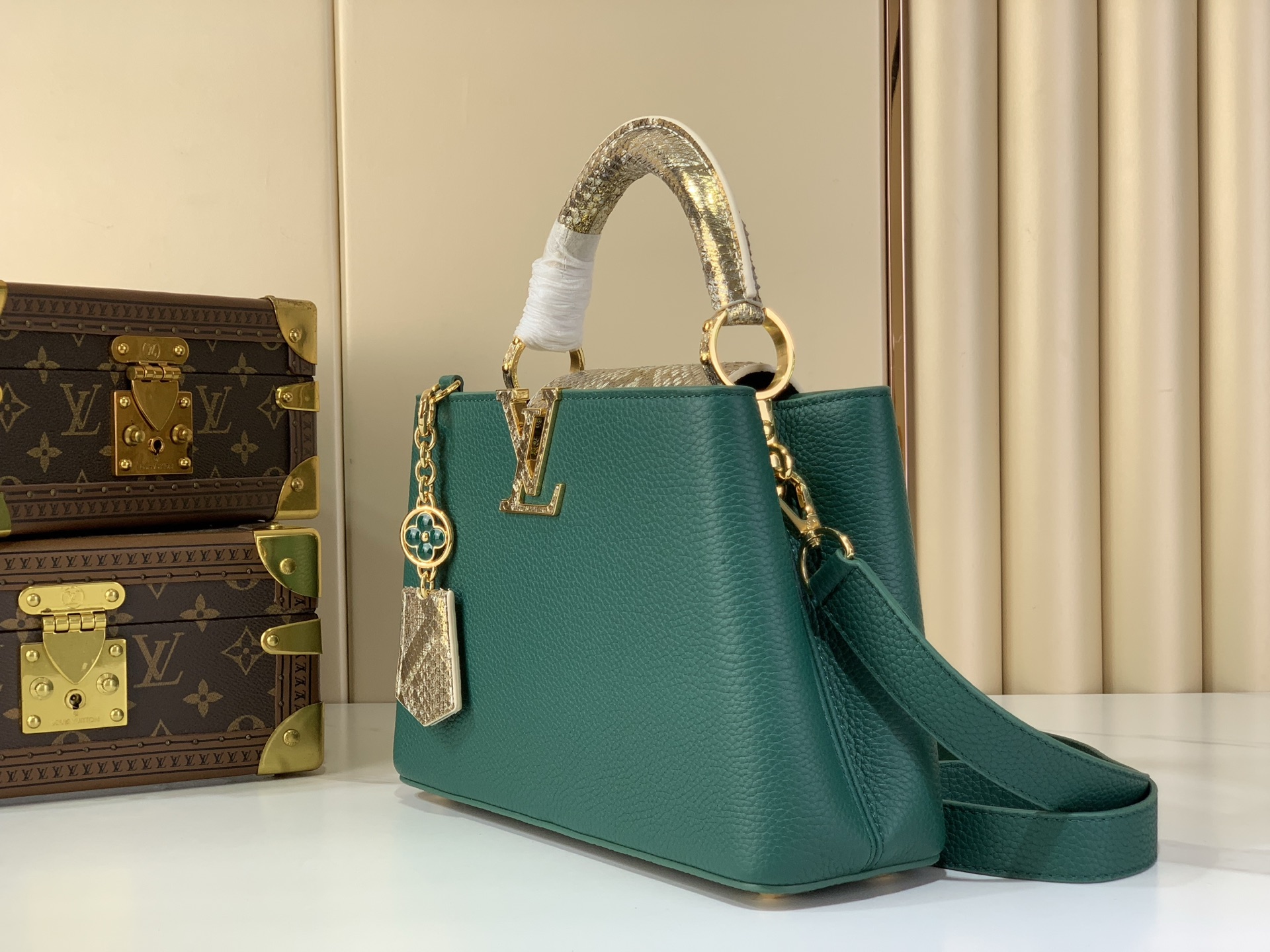 Louis Vuitton Basic Bag Green M-s