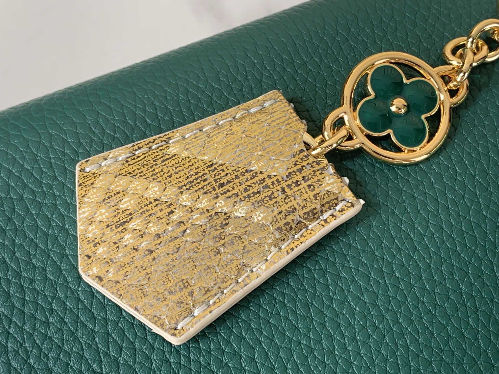Louis Vuitton Basic Bag Green M-s