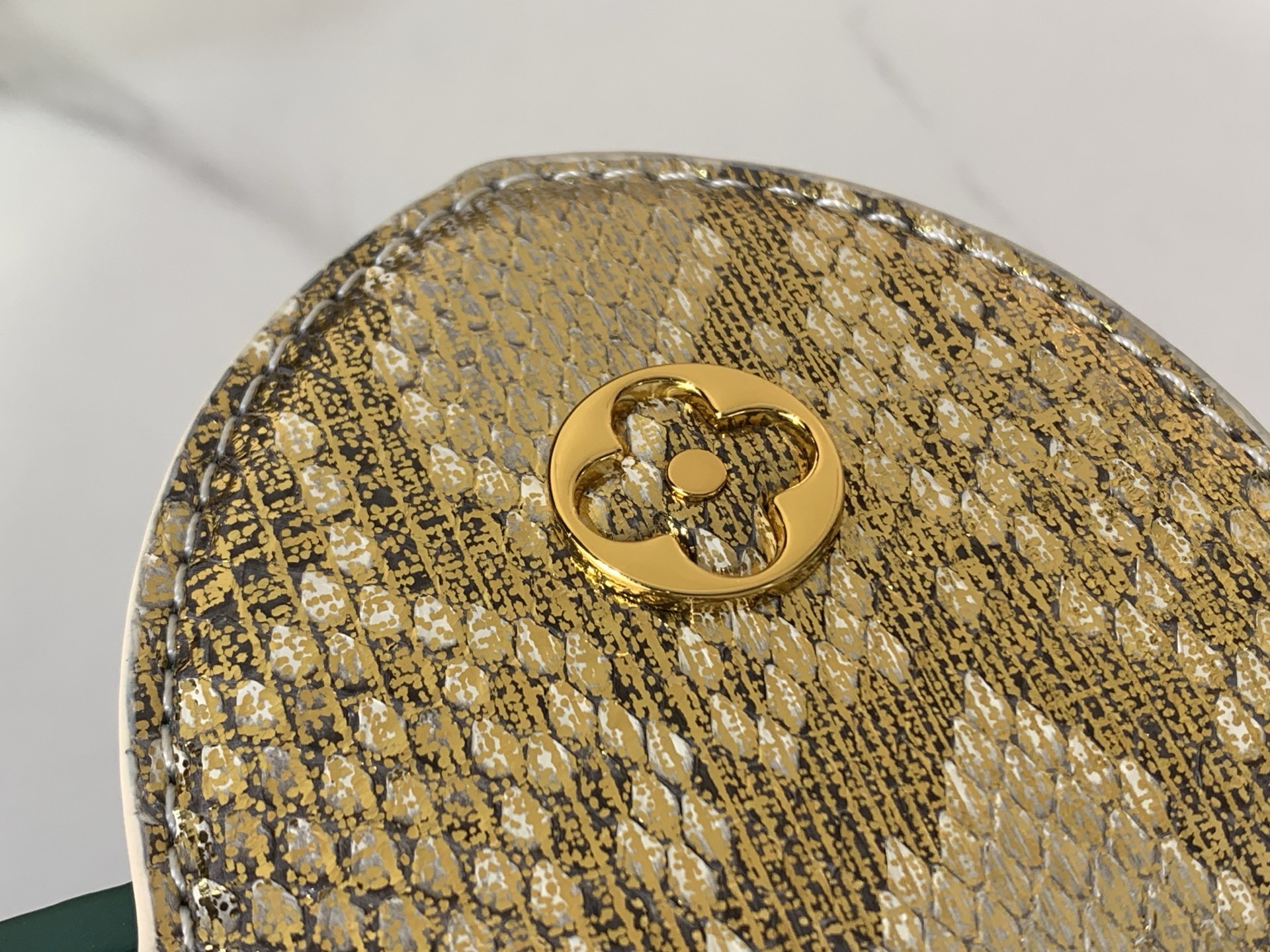 Louis Vuitton Basic Bag Green M-s