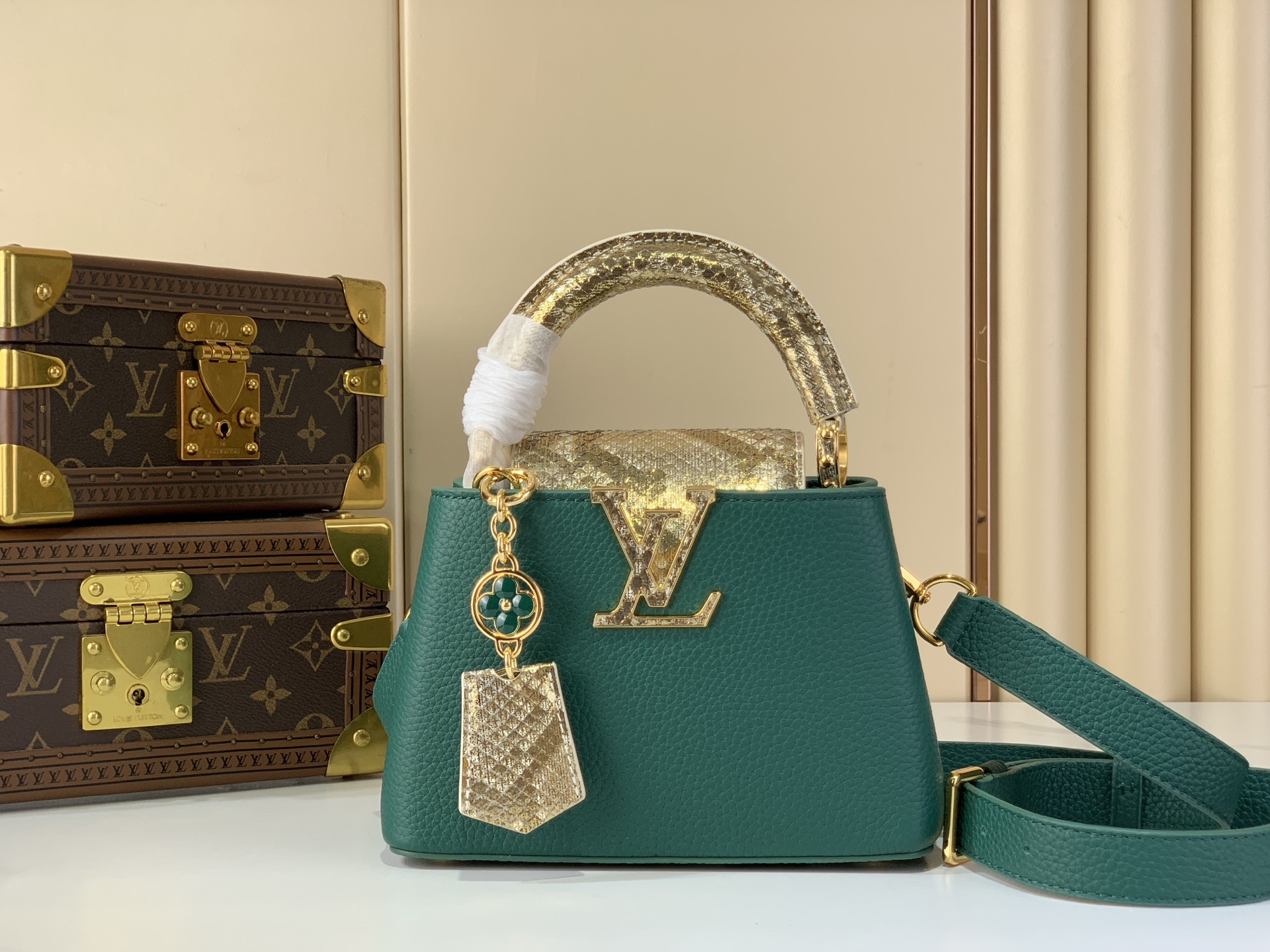 Louis Vuitton Basic Bag Green M-s