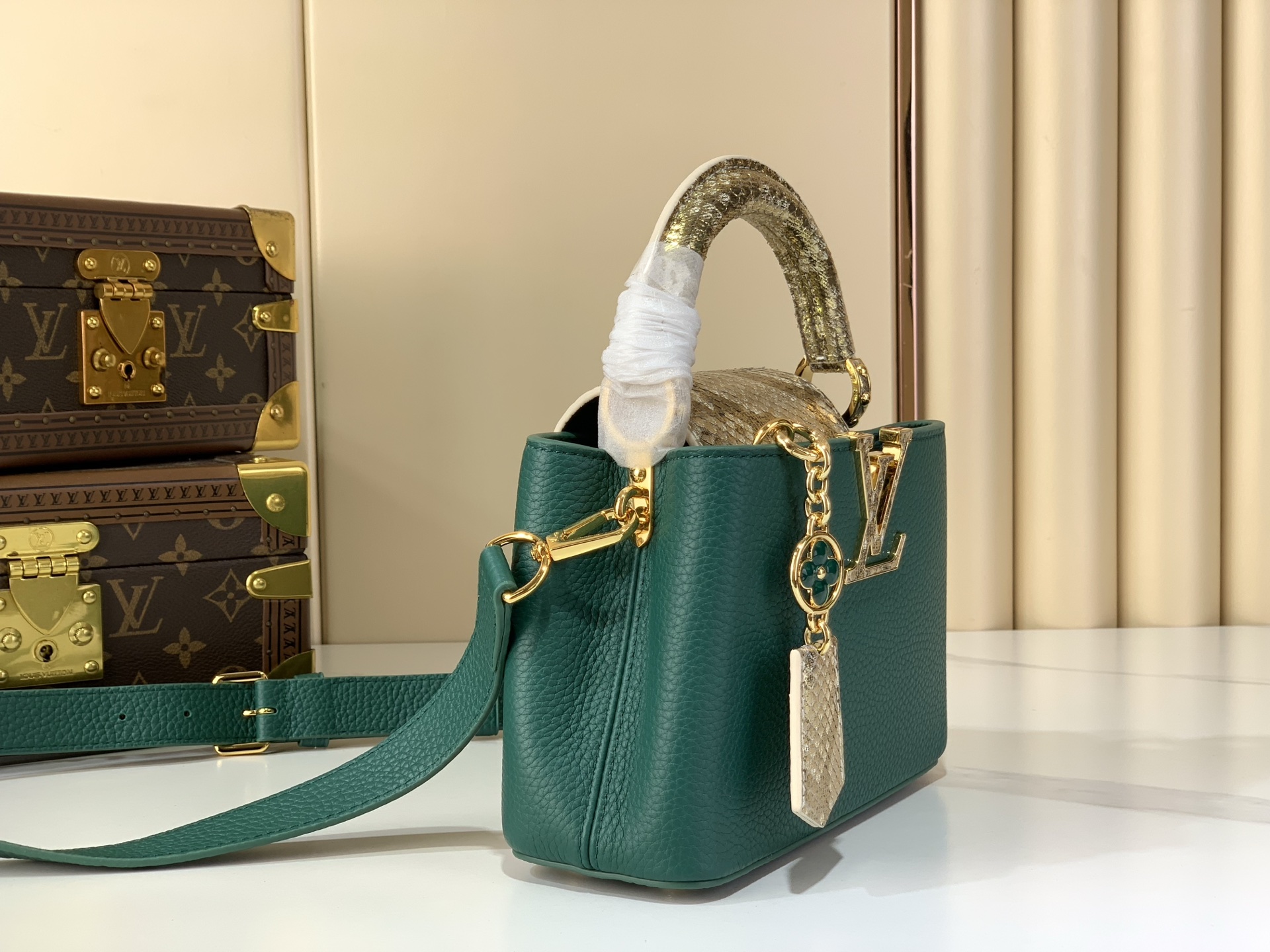 Louis Vuitton Basic Bag Green M-s