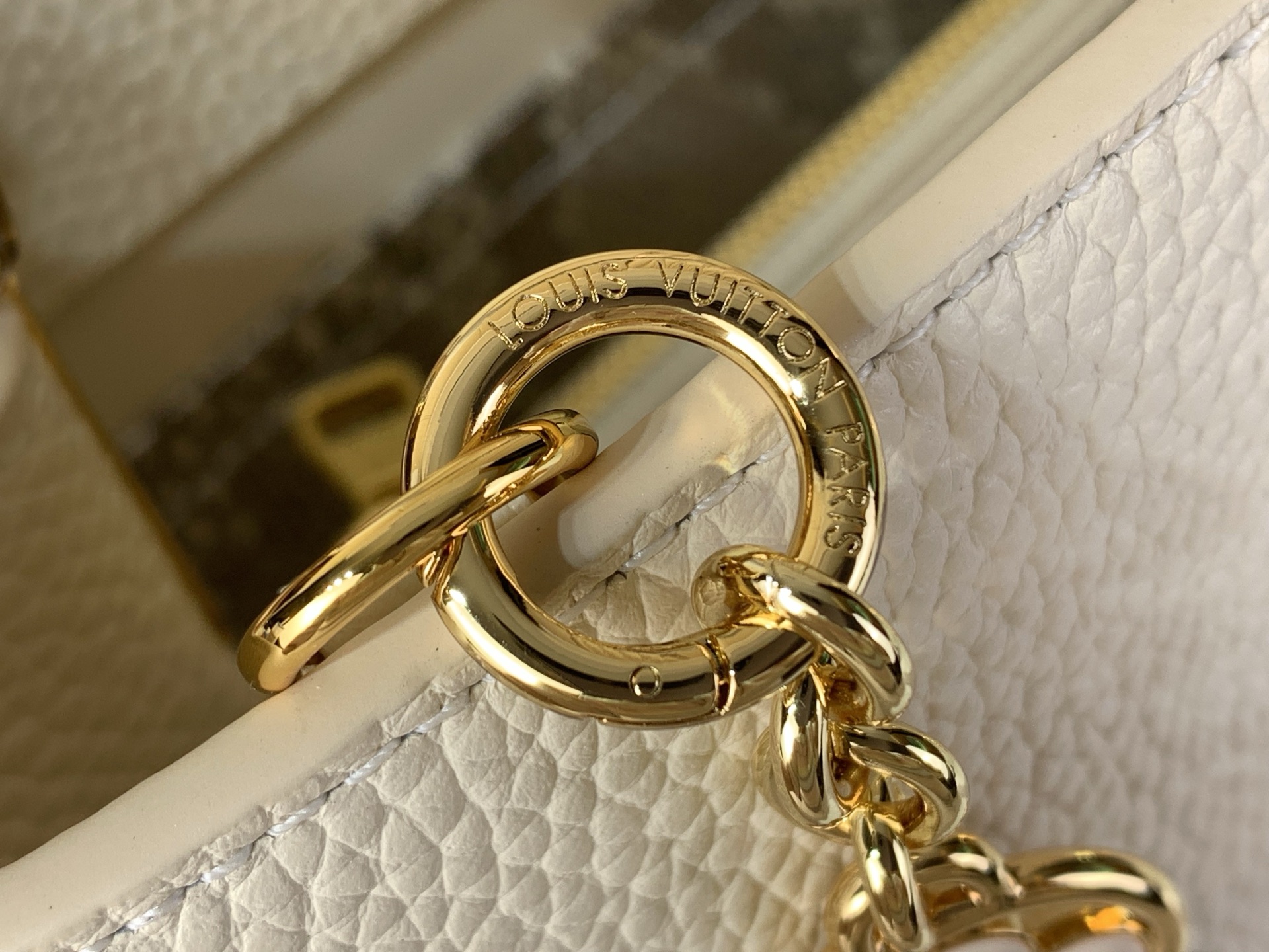 Louis Vuitton Basic Bag White M-s