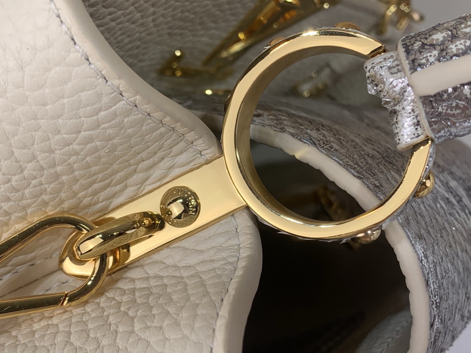 Louis Vuitton Basic Bag White M-s