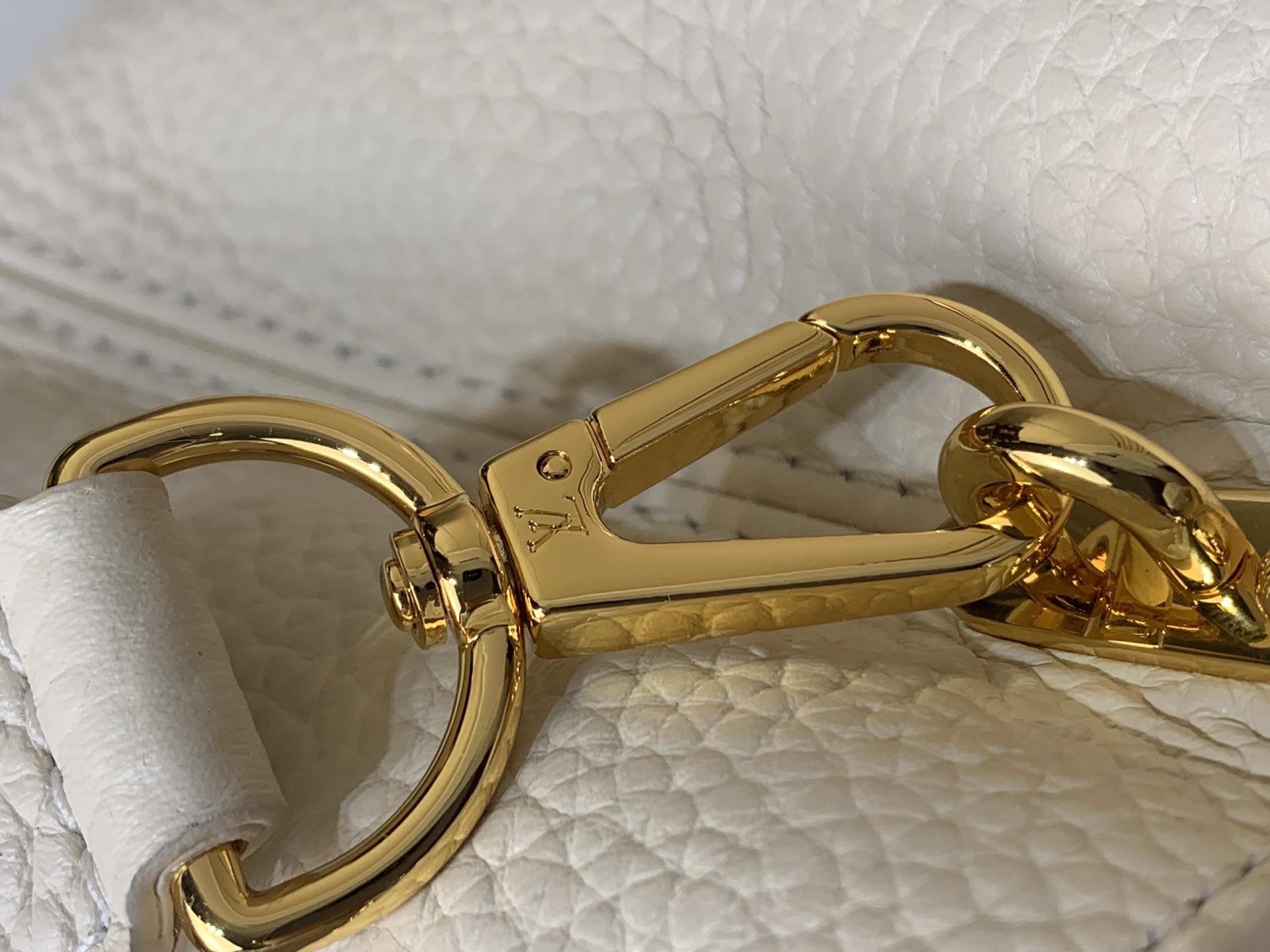 Louis Vuitton Basic Bag White M-s