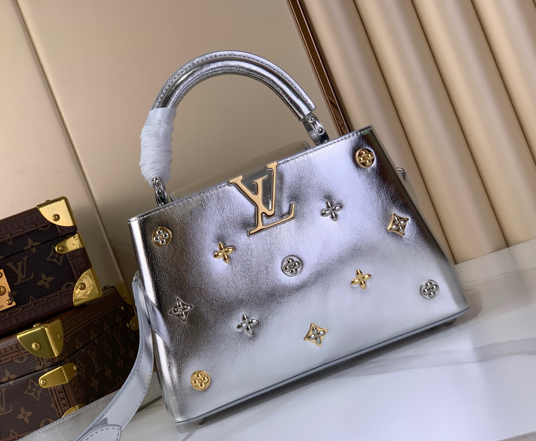 Louis Vuitton Basic Bag Silver M-l-s