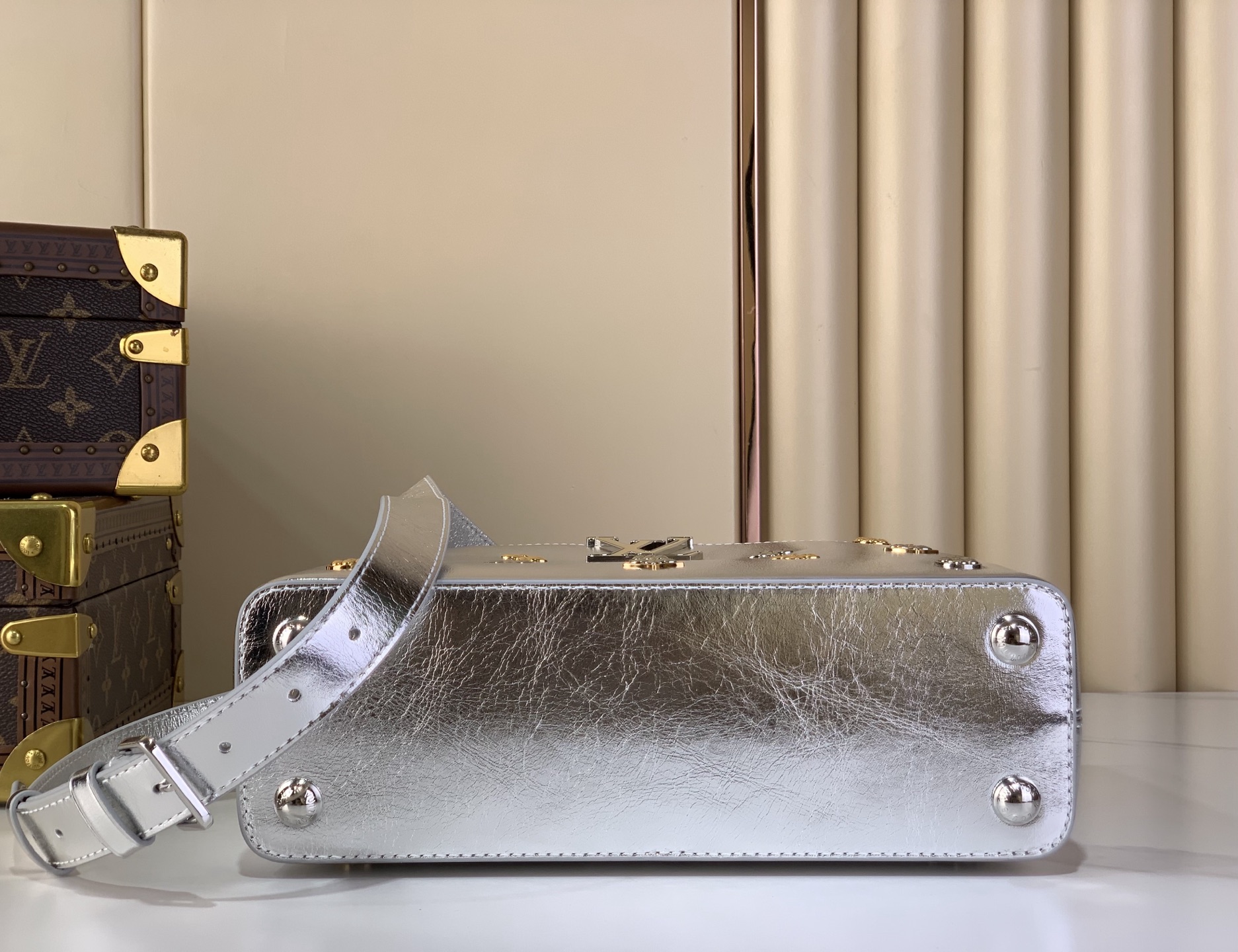 Louis Vuitton Basic Bag Silver M-l-s