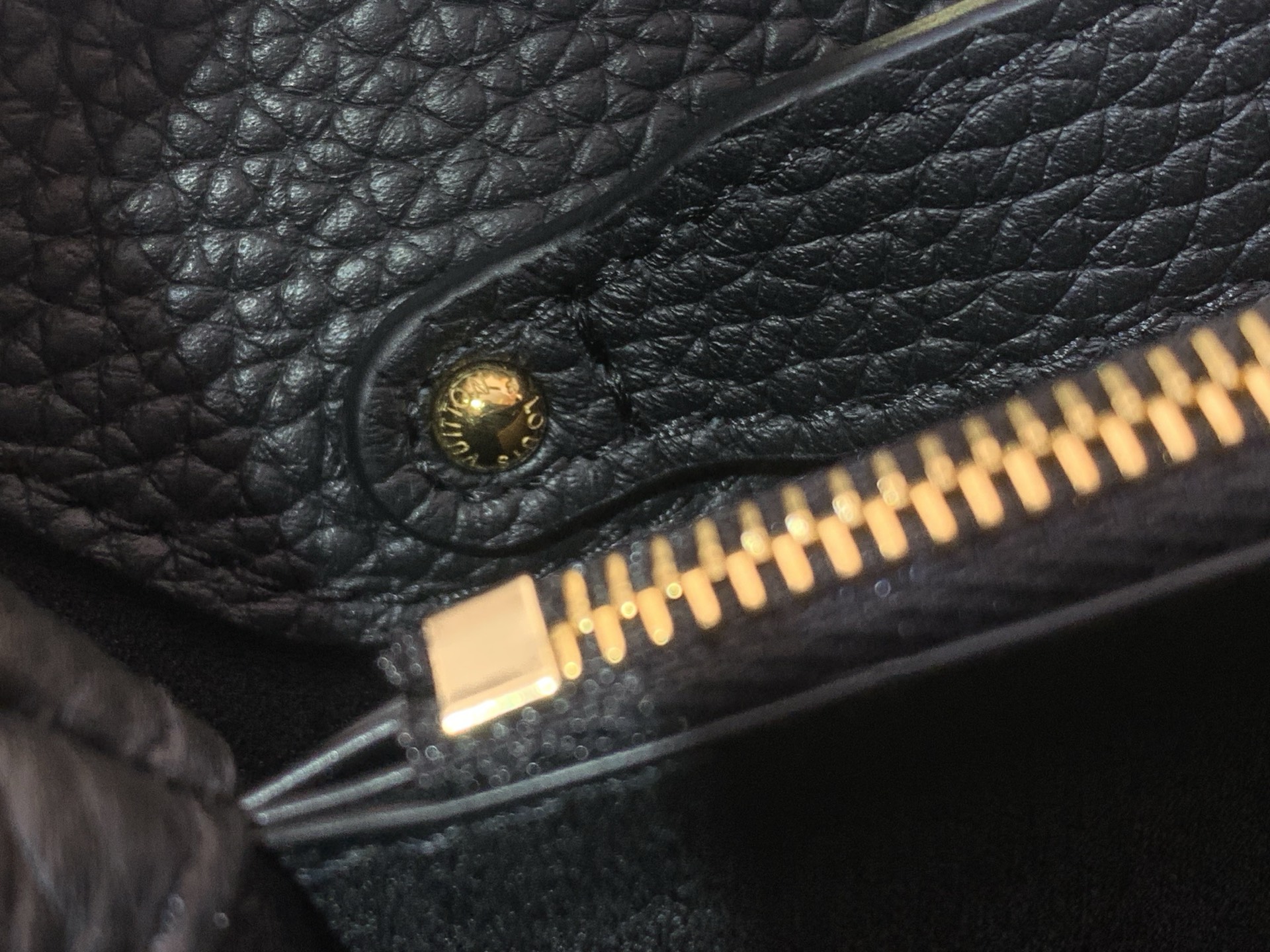 Louis Vuitton Basic Bag Black M-s