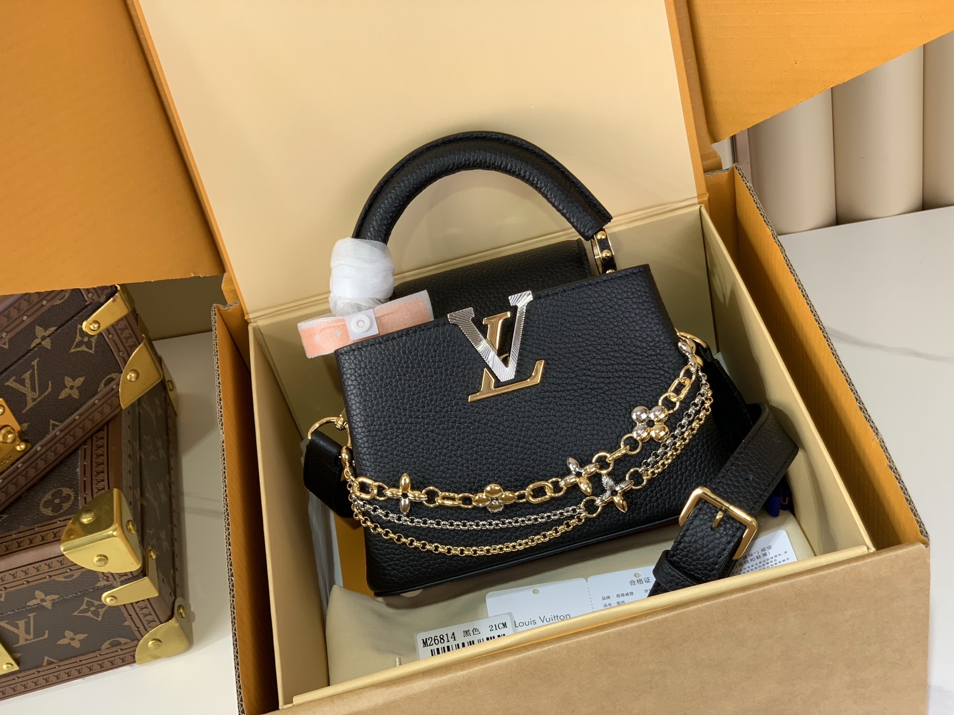 Louis Vuitton Basic Bag Black M-l-s