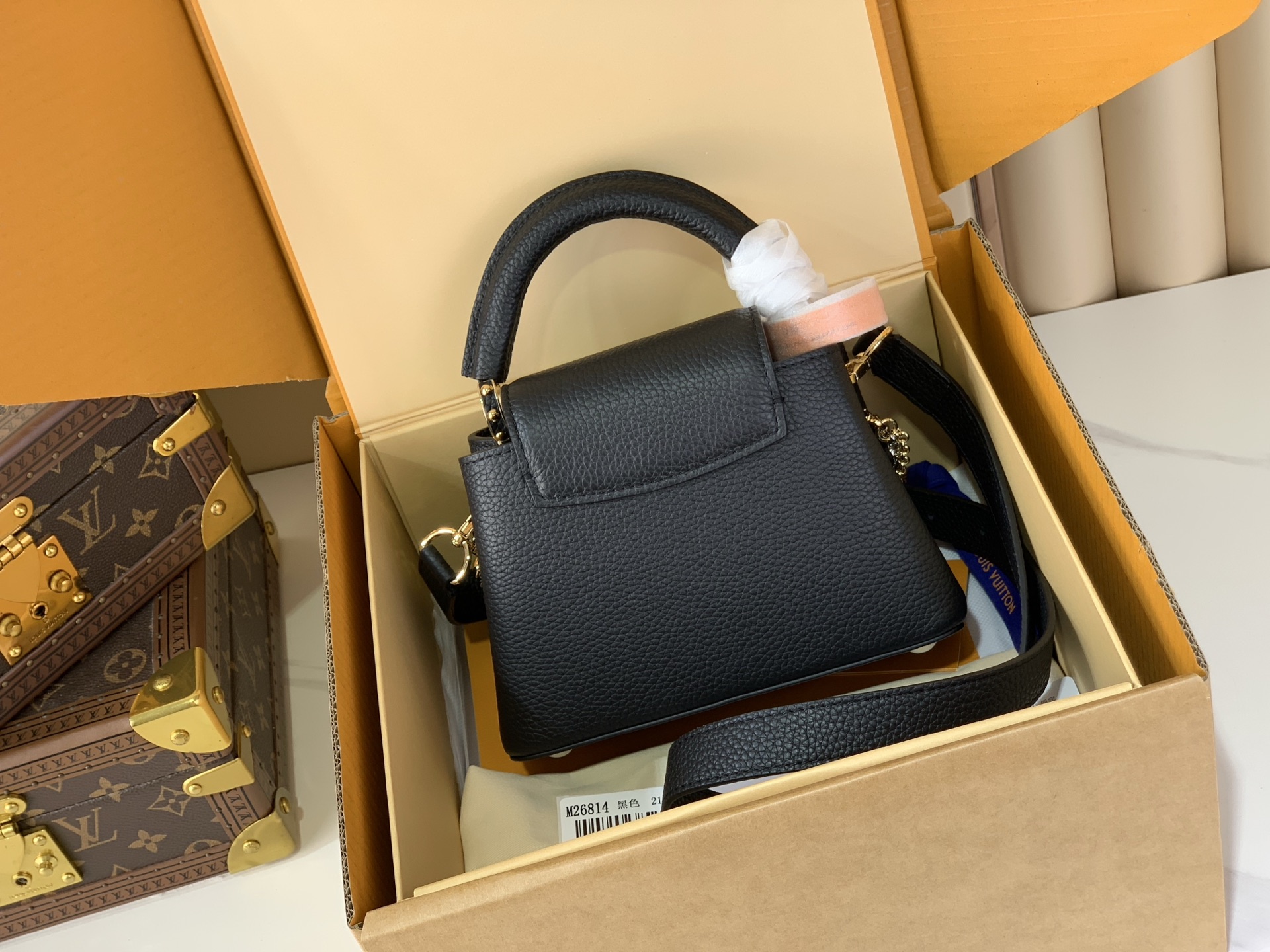 Louis Vuitton Basic Bag Black M-l-s