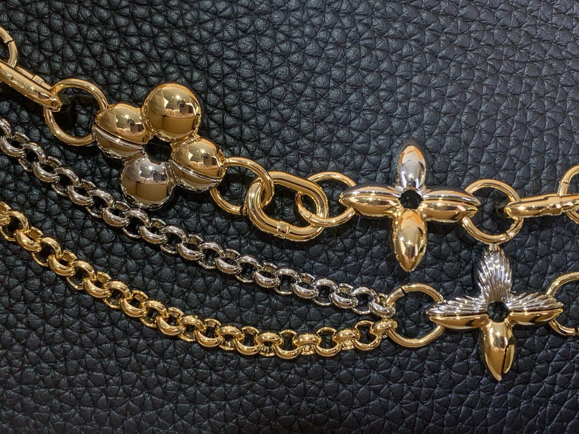 Louis Vuitton Basic Bag Black M-l-s