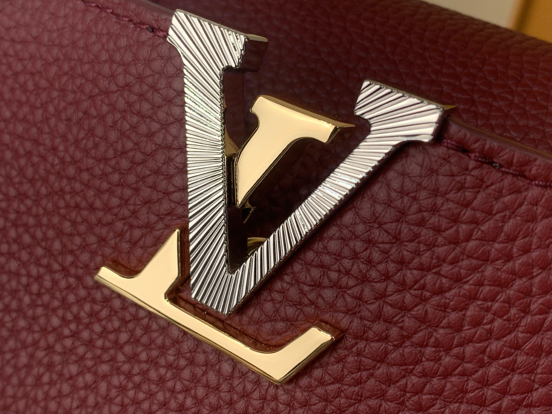 Louis Vuitton Basic Bag M-s